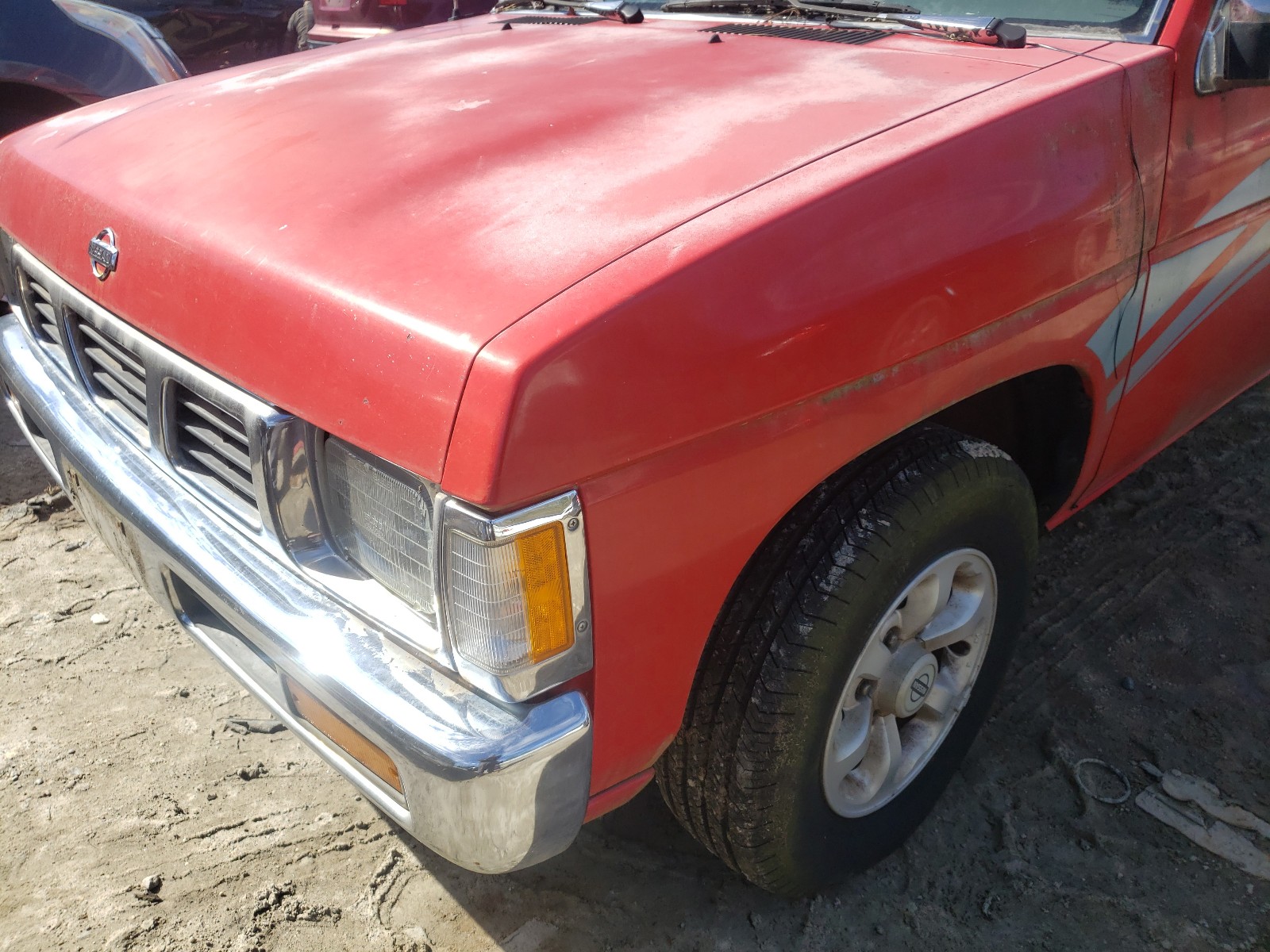 Photo 8 VIN: 1N6SD16S2VC311654 - NISSAN TRUCK KING 