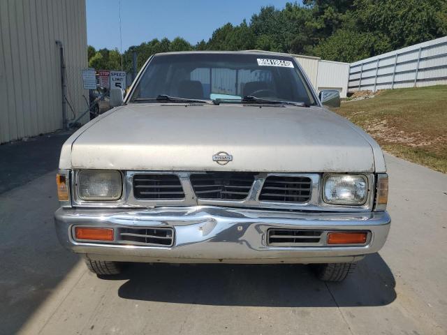 Photo 4 VIN: 1N6SD16S2VC428022 - NISSAN TRUCK KING 