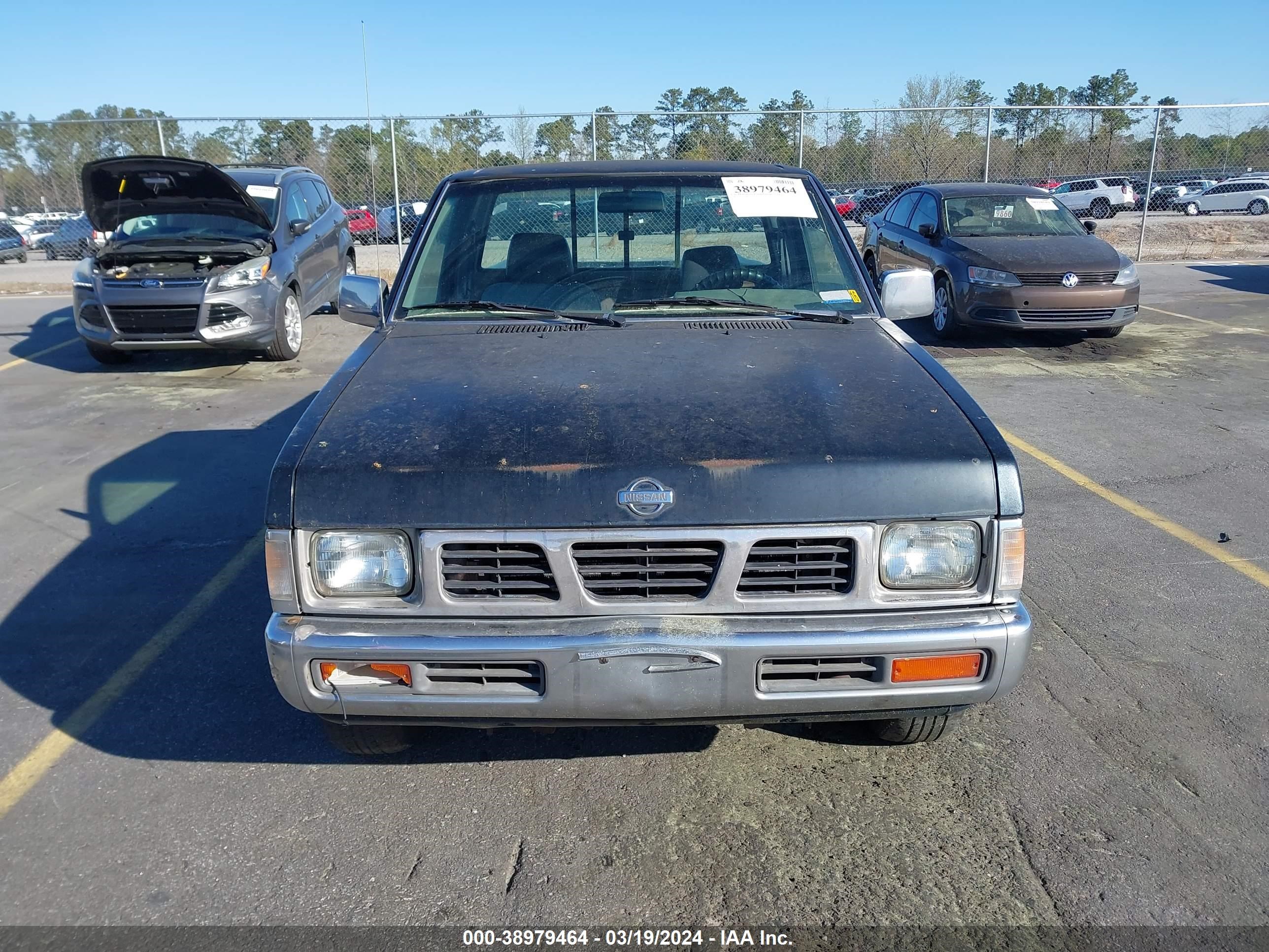 Photo 5 VIN: 1N6SD16S4PC408647 - NISSAN NULL 