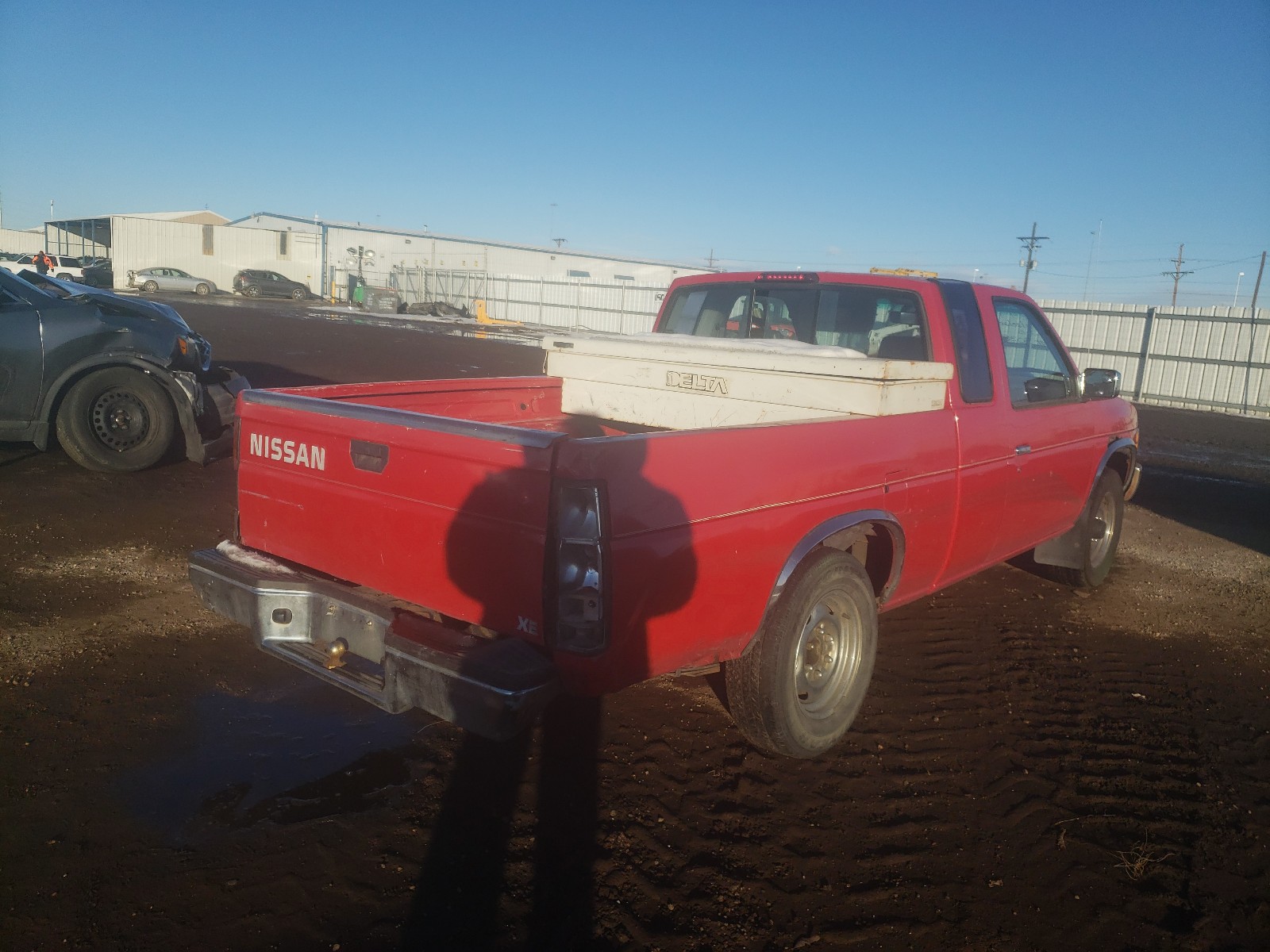 Photo 3 VIN: 1N6SD16S5SC356907 - NISSAN TRUCK KING 