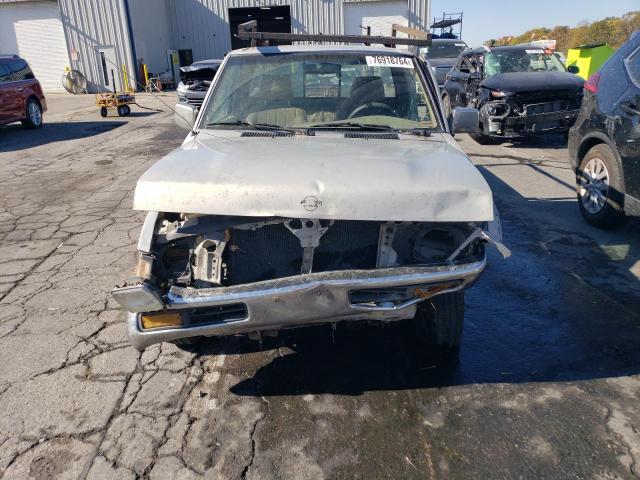 Photo 4 VIN: 1N6SD16S6TC364628 - NISSAN TRUCK KING 