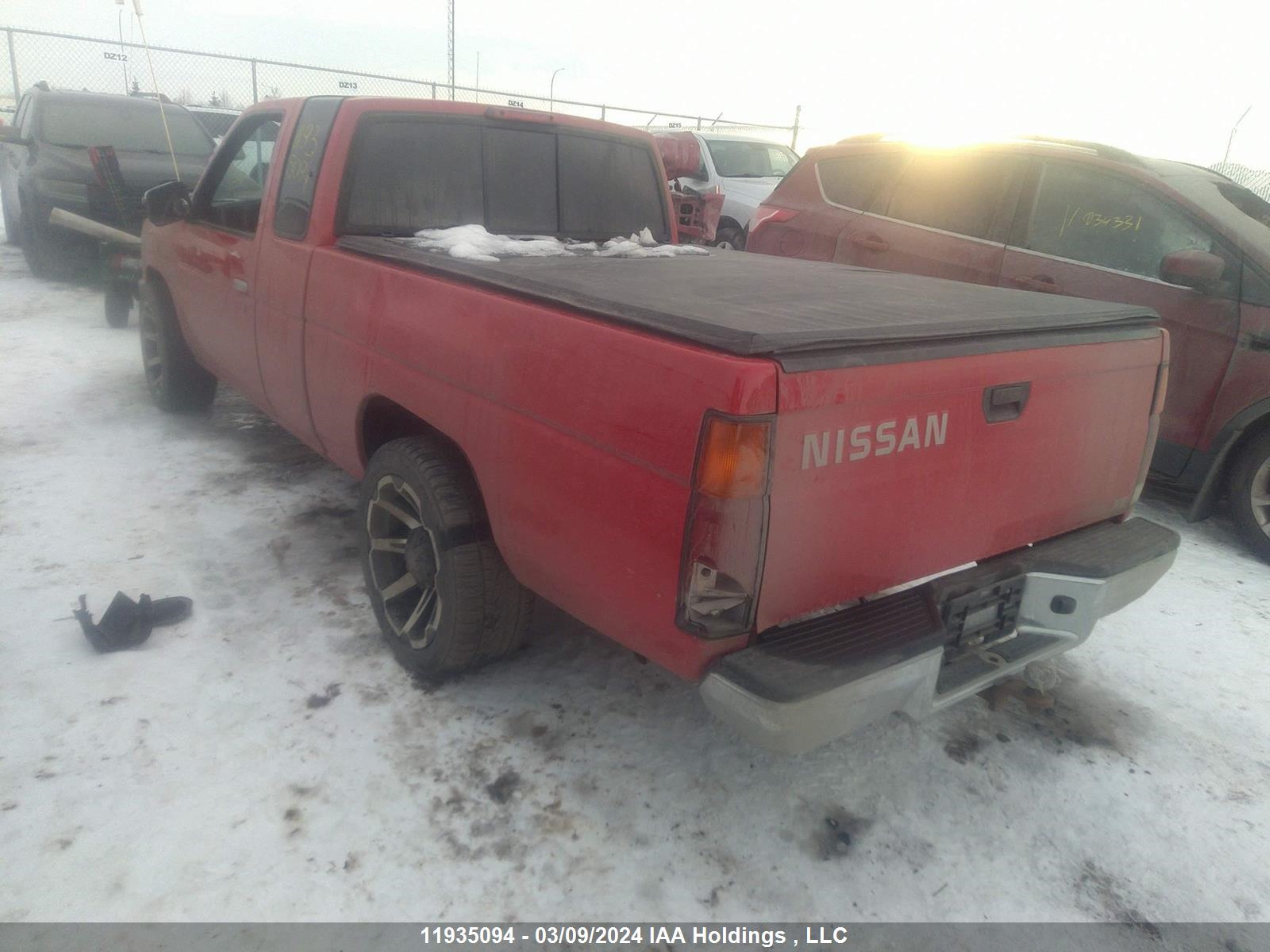 Photo 2 VIN: 1N6SD16S8TC334773 - NISSAN NULL 