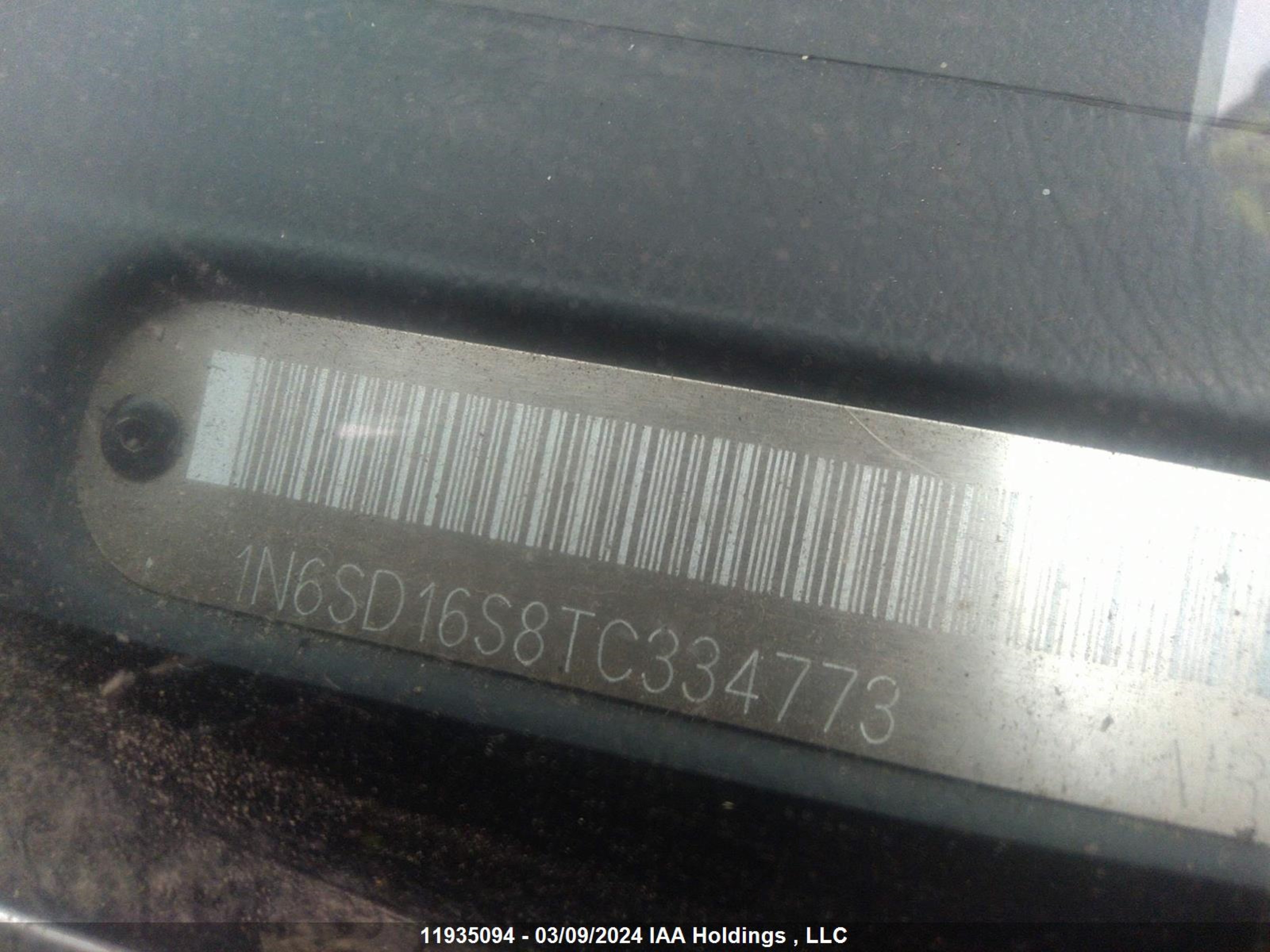 Photo 8 VIN: 1N6SD16S8TC334773 - NISSAN NULL 