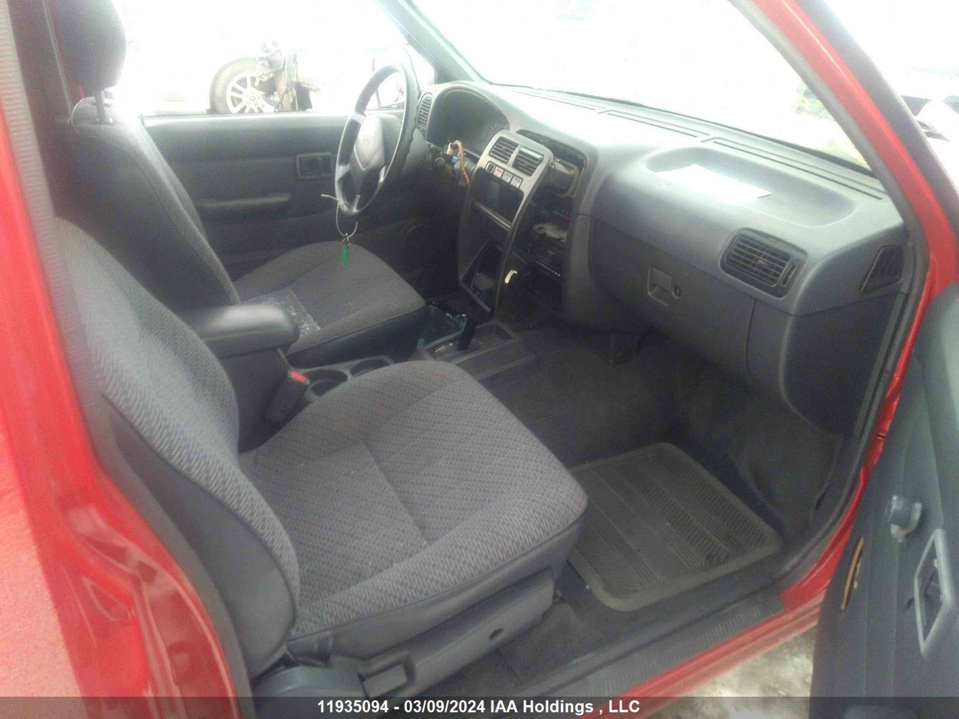 Photo 4 VIN: 1N6SD16S8TC334773 - NISSAN TERRANO 