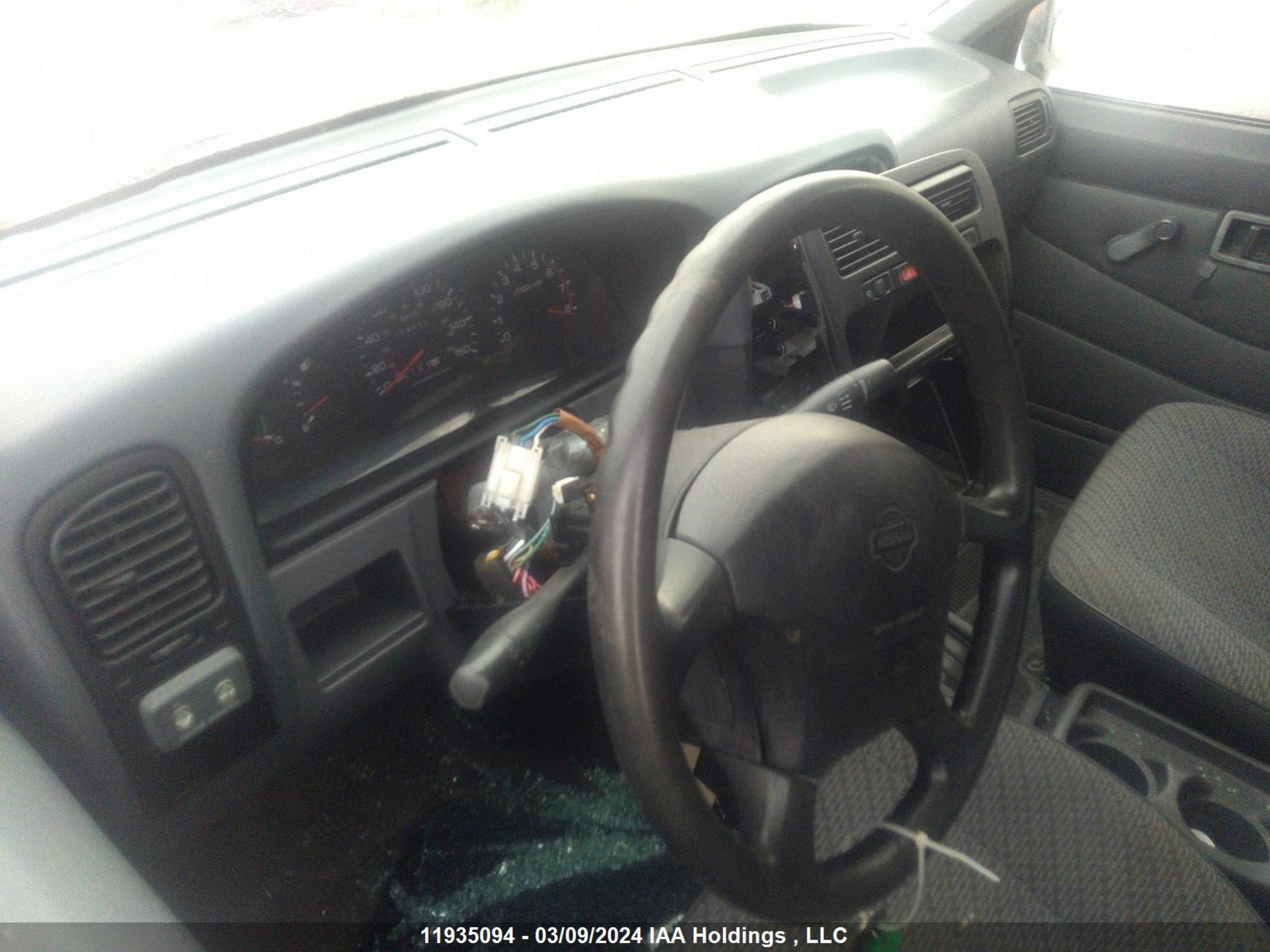 Photo 5 VIN: 1N6SD16S8TC334773 - NISSAN TERRANO 