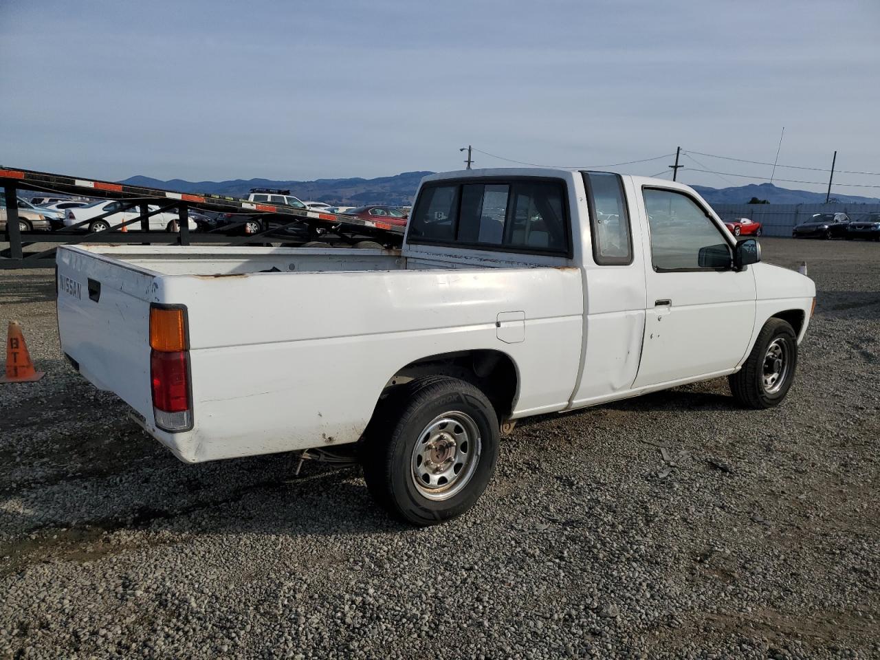 Photo 2 VIN: 1N6SD16S9PC436945 - NISSAN TITAN 