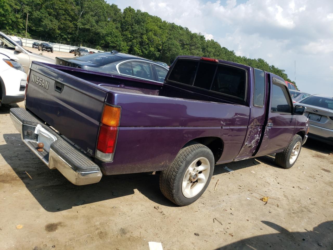 Photo 2 VIN: 1N6SD16SXSC402456 - NISSAN TITAN 