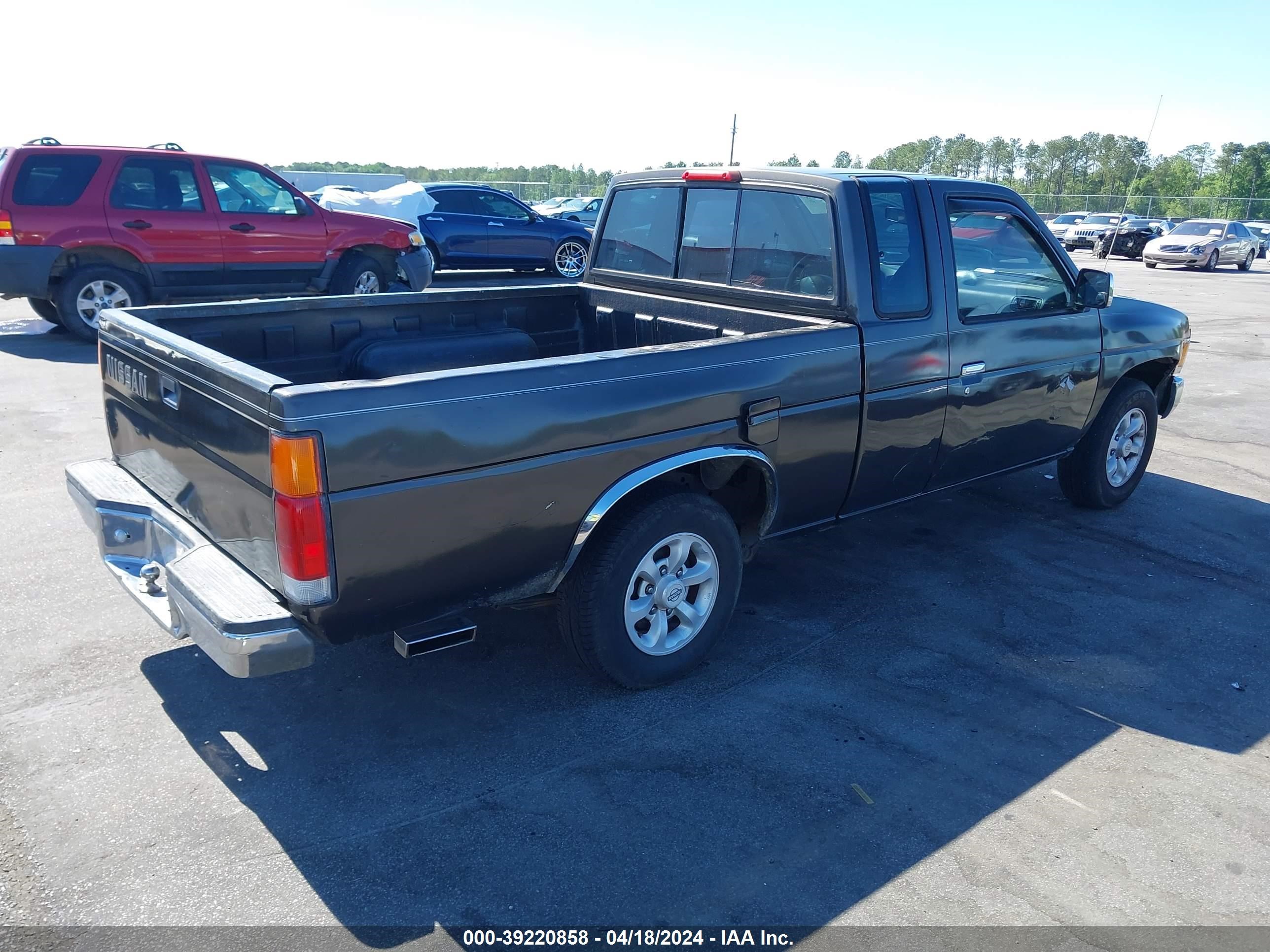 Photo 3 VIN: 1N6SD16SXTC366995 - NISSAN NULL 