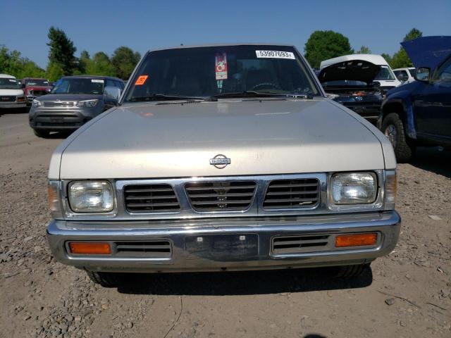 Photo 4 VIN: 1N6SD16SXVC409363 - NISSAN TRUCK KING 