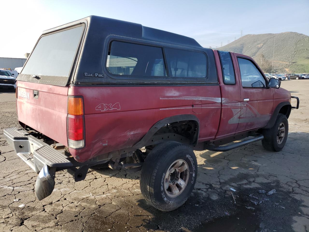 Photo 2 VIN: 1N6SD16Y4PC338832 - NISSAN TITAN 