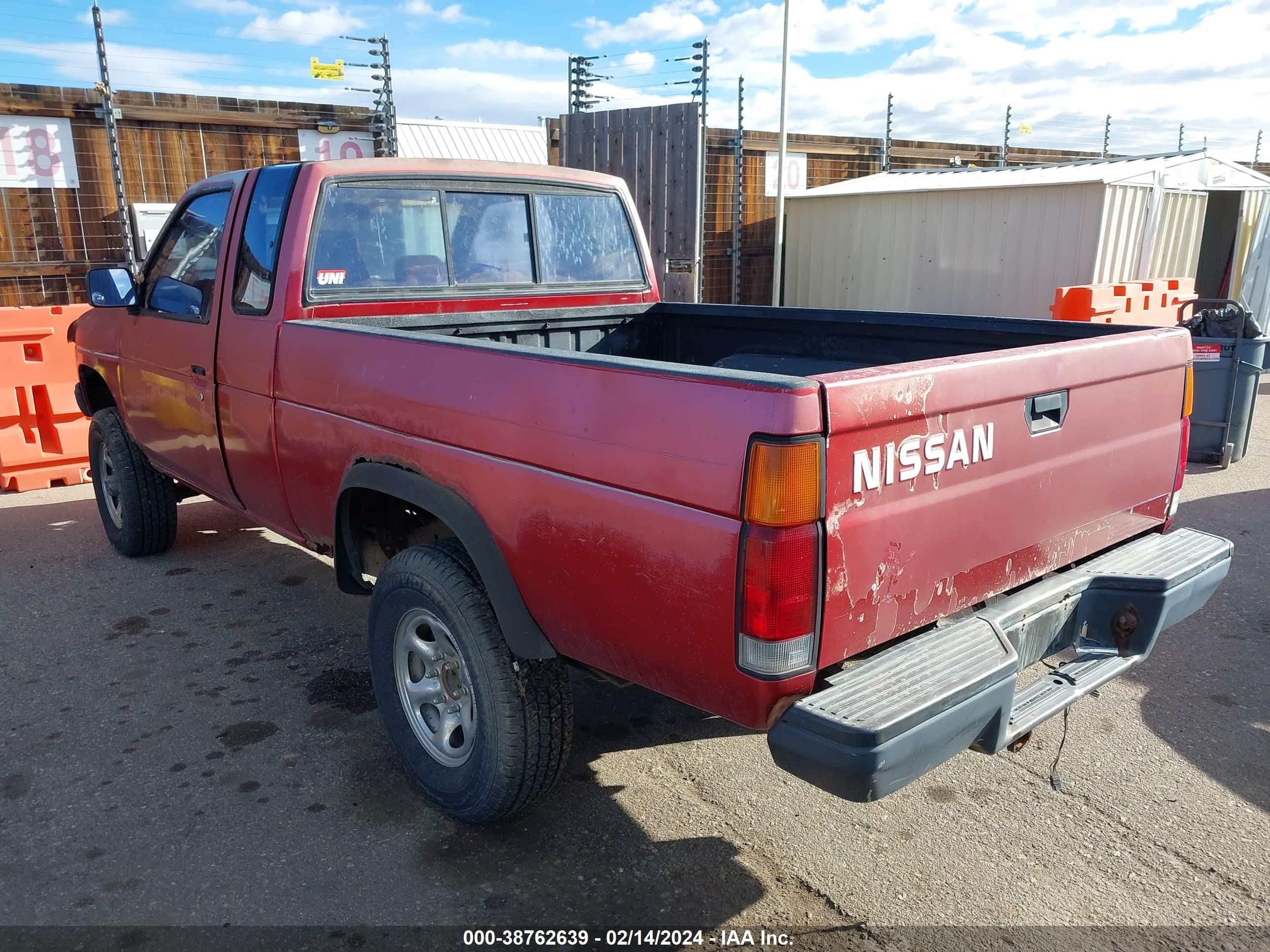 Photo 2 VIN: 1N6SD16Y7MC402728 - NISSAN ALL 