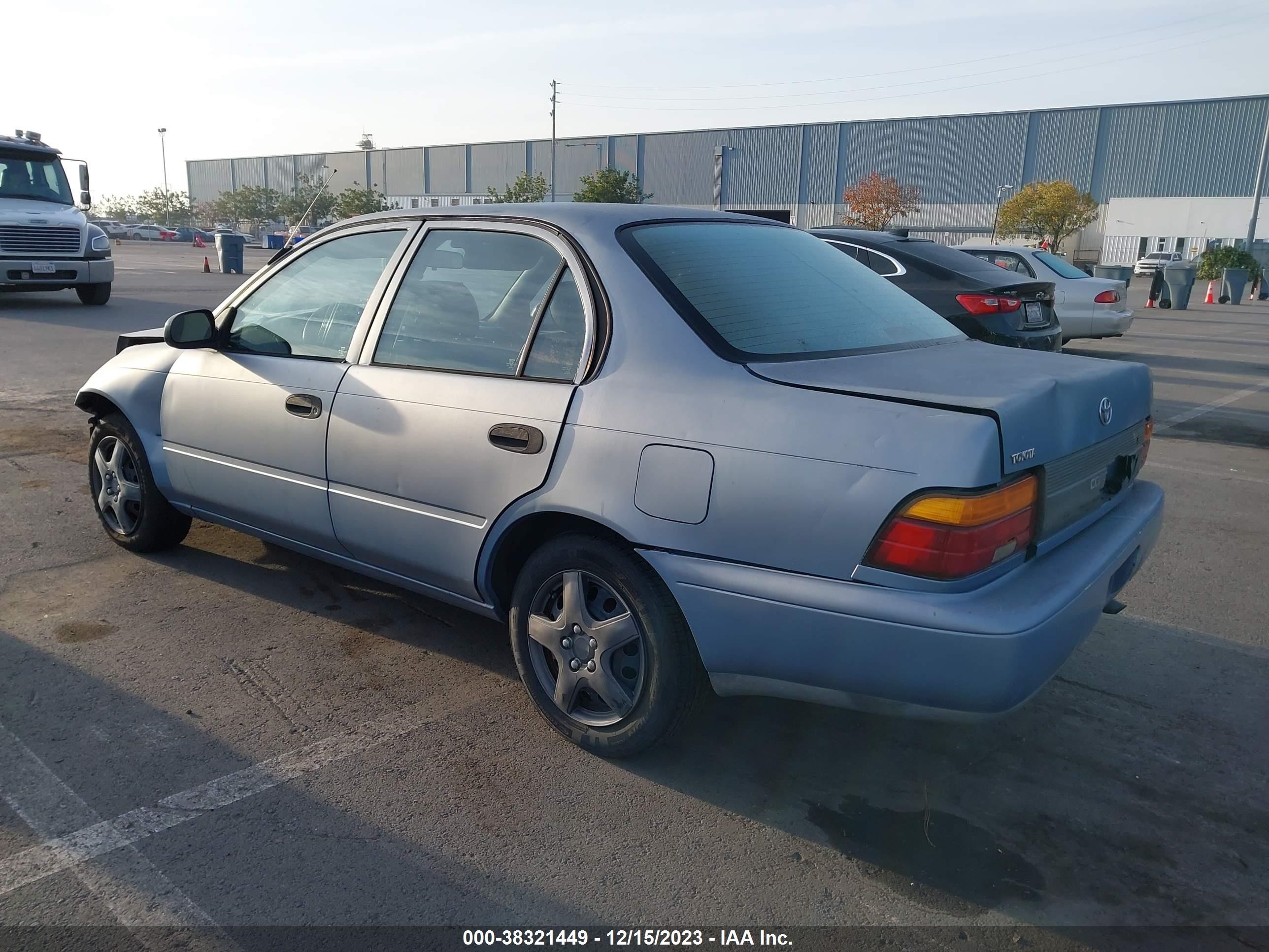 Photo 2 VIN: 1NXAE04B8SZ295728 - TOYOTA COROLLA 