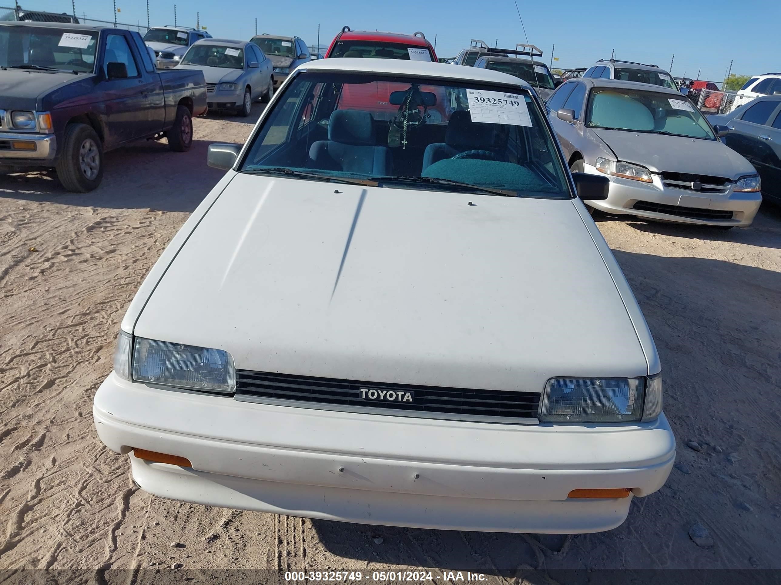 Photo 5 VIN: 1NXAE82G8JZ554505 - TOYOTA COROLLA 