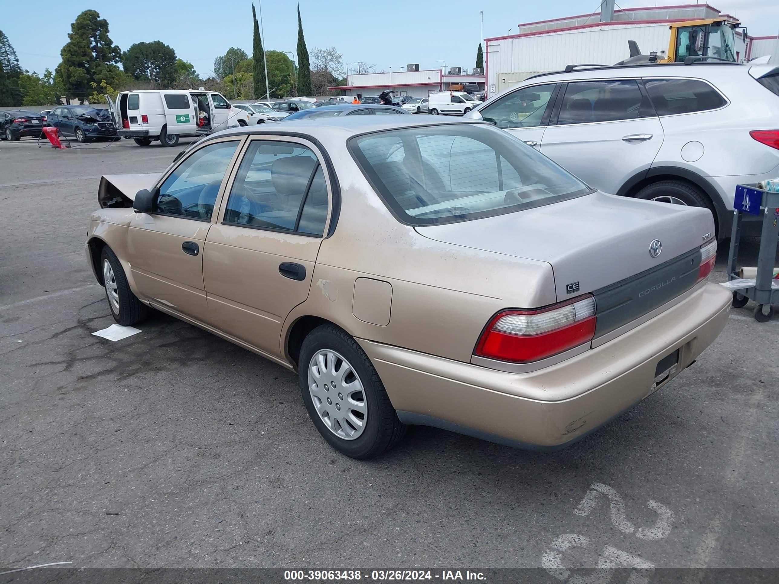 Photo 2 VIN: 1NXBA02E0VZ660419 - TOYOTA COROLLA 