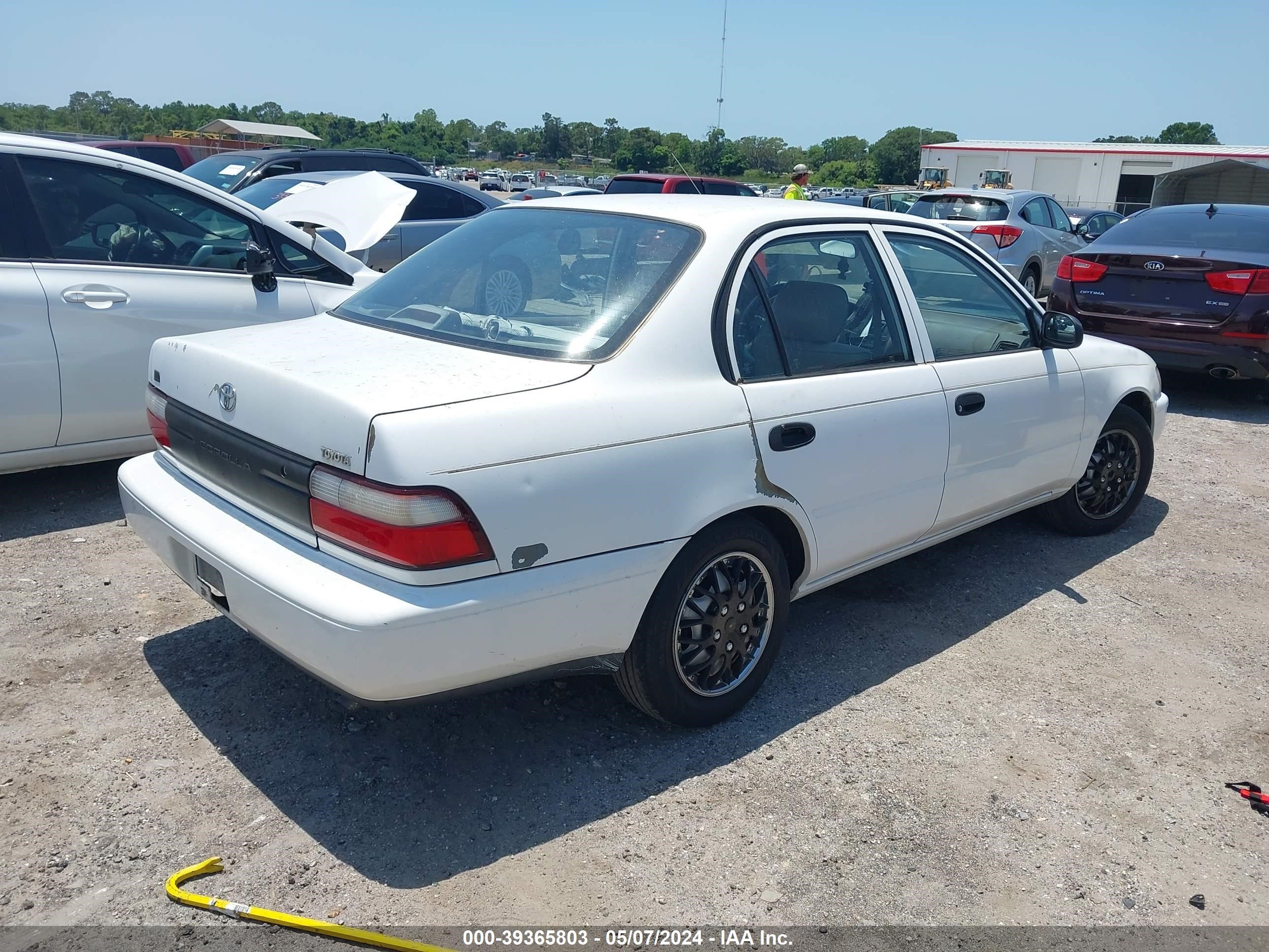 Photo 3 VIN: 1NXBA02E4VZ569587 - TOYOTA COROLLA 