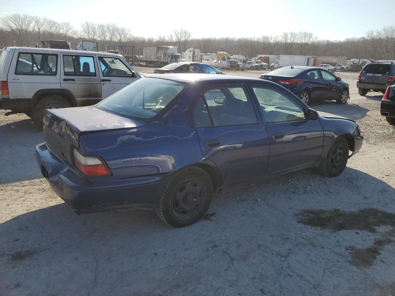 Photo 2 VIN: 1NXBA02E8TZ390238 - TOYOTA COROLLA 