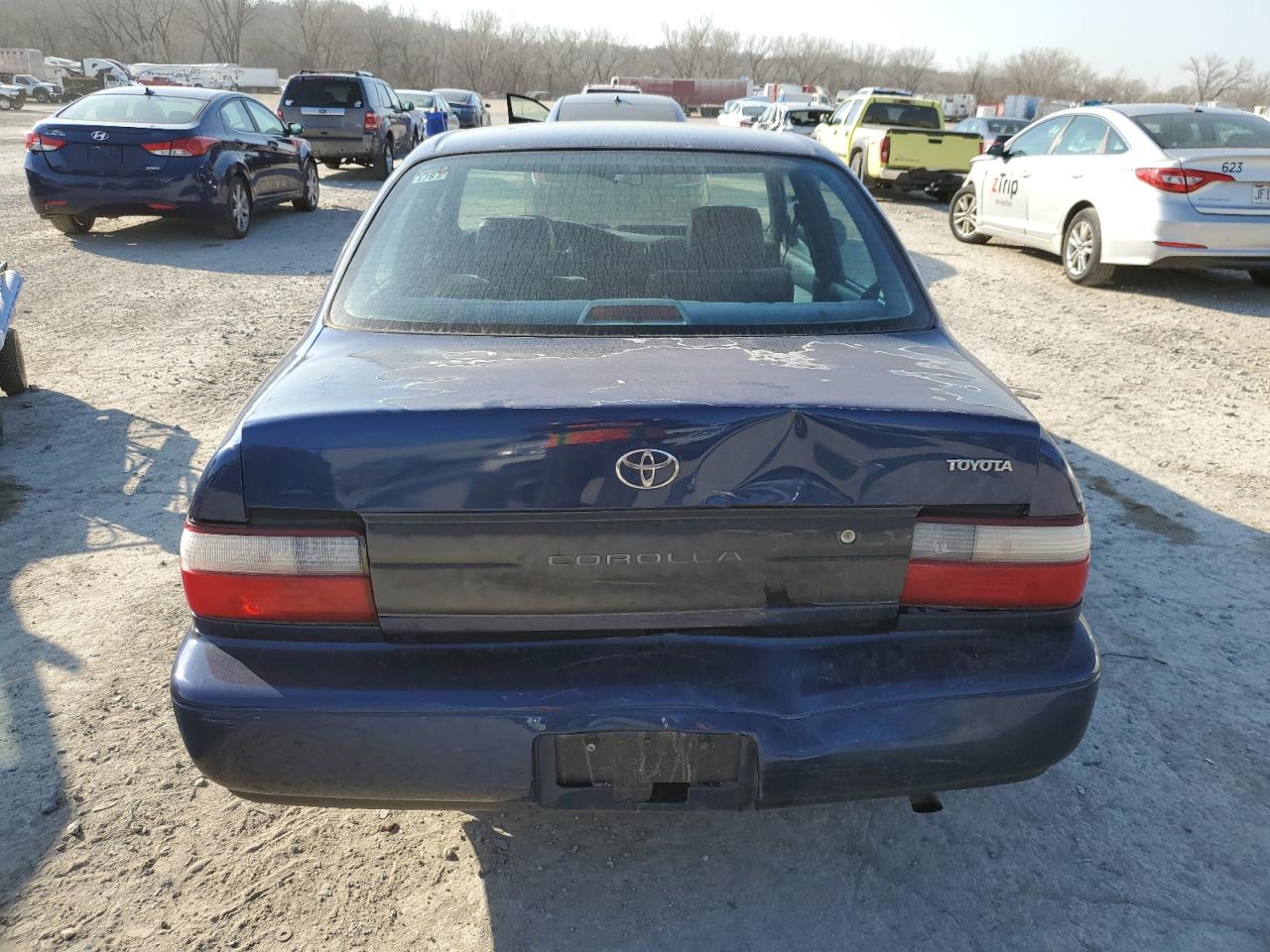 Photo 5 VIN: 1NXBA02E8TZ390238 - TOYOTA COROLLA 