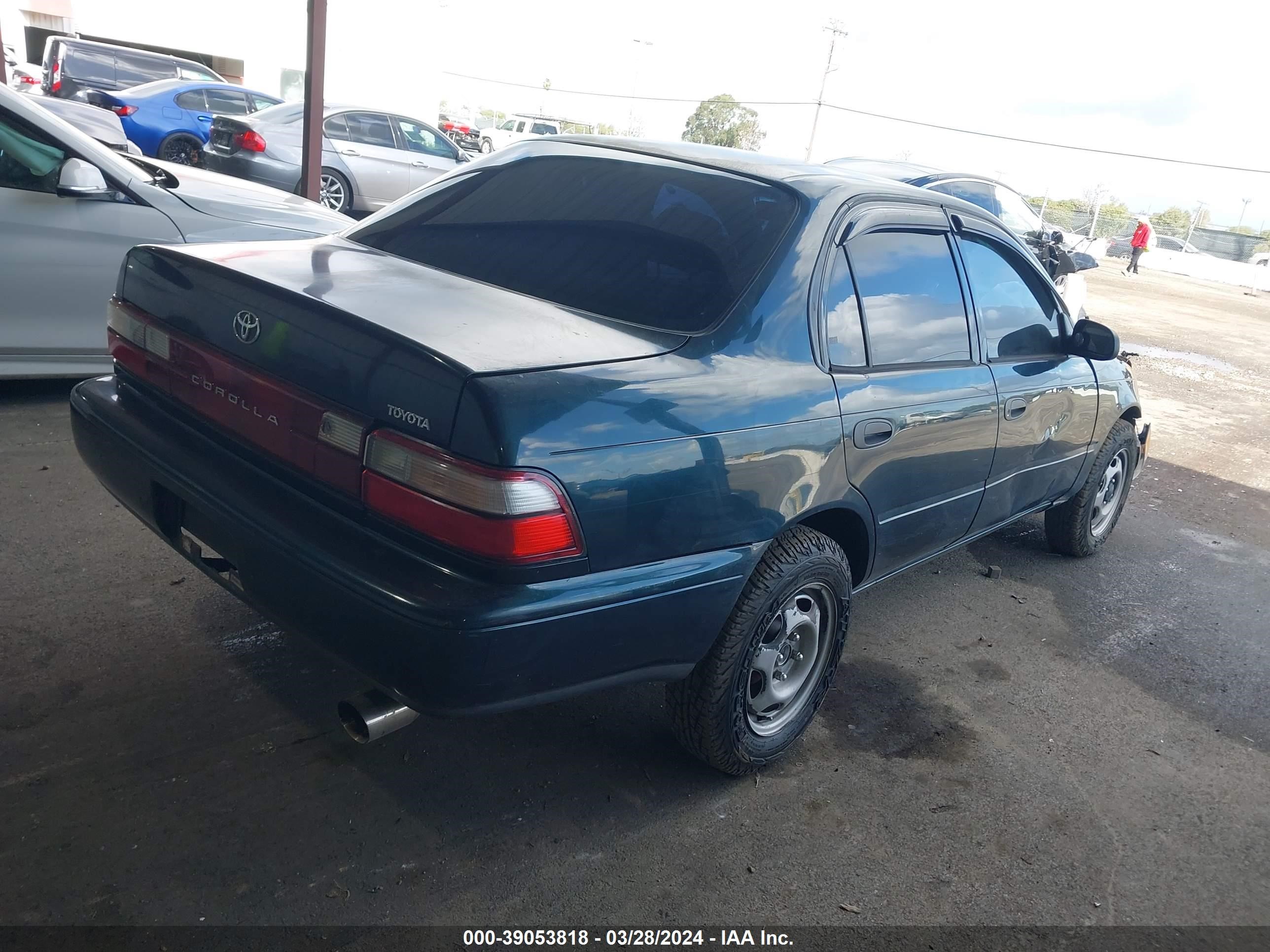 Photo 3 VIN: 1NXBA02E8VZ652570 - TOYOTA COROLLA 