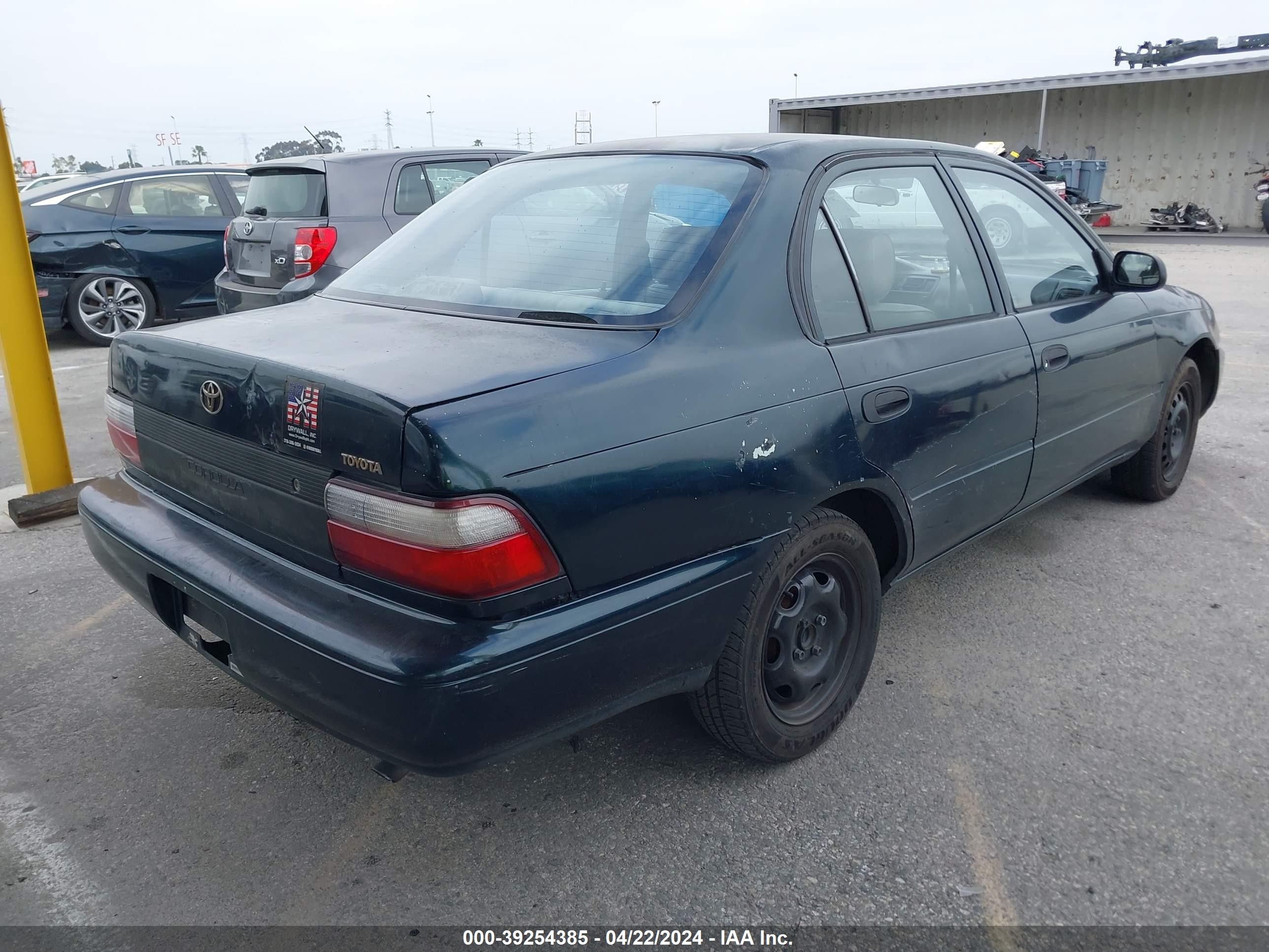 Photo 3 VIN: 1NXBA02E9TZ379684 - TOYOTA COROLLA 