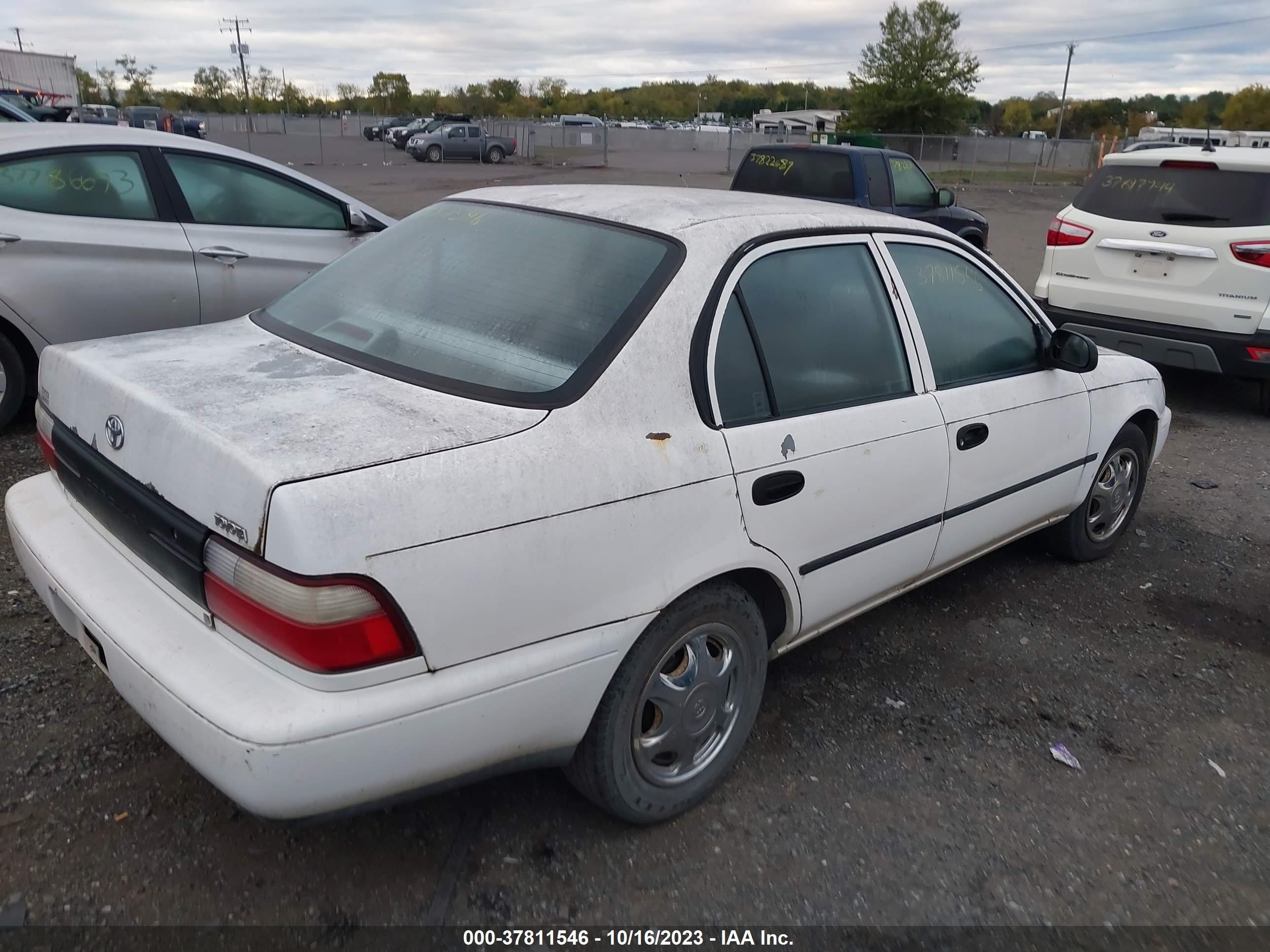 Photo 3 VIN: 1NXBA02E9TZ486895 - TOYOTA COROLLA 