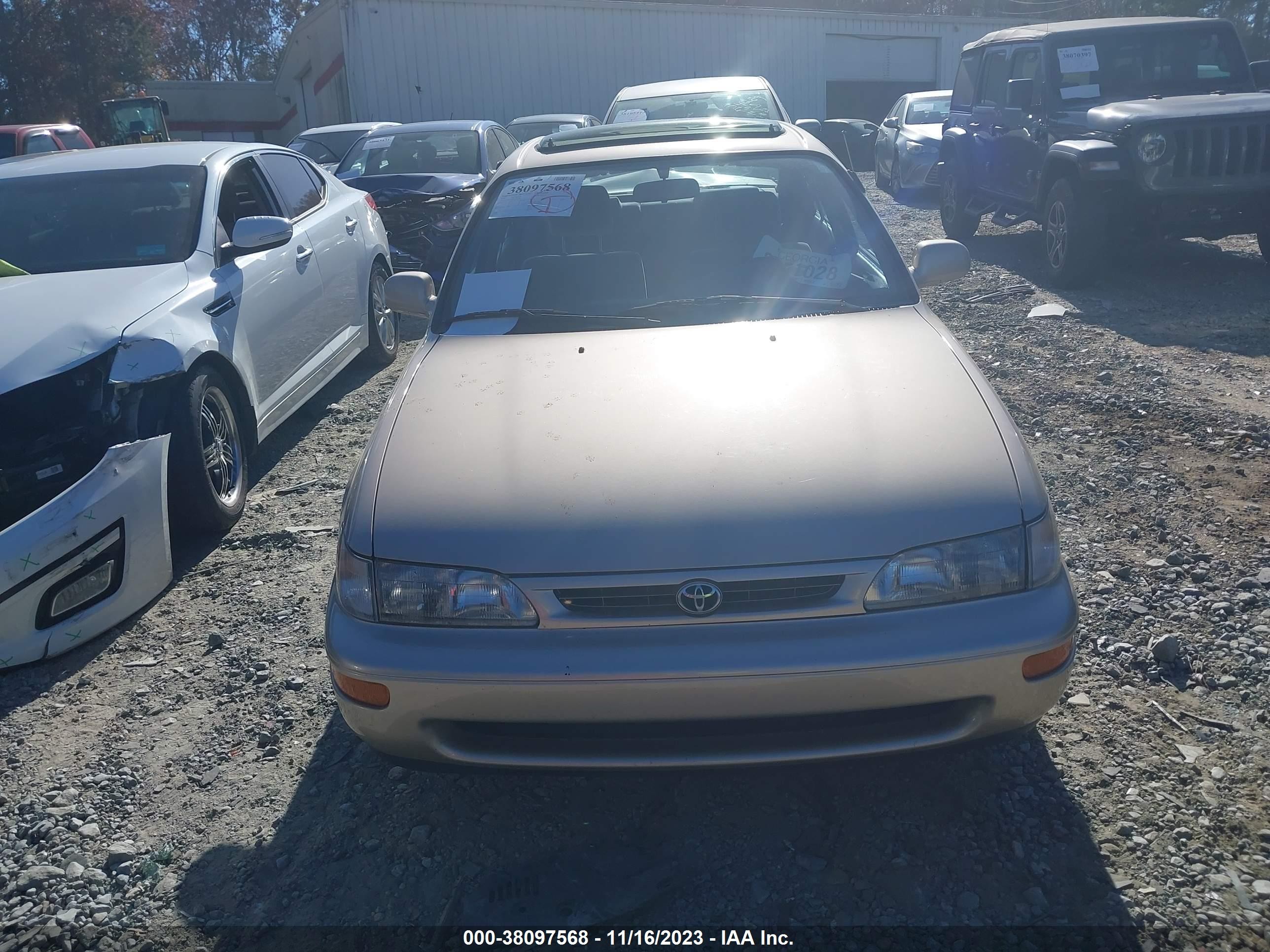 Photo 11 VIN: 1NXBB02E0TZ474440 - TOYOTA COROLLA 