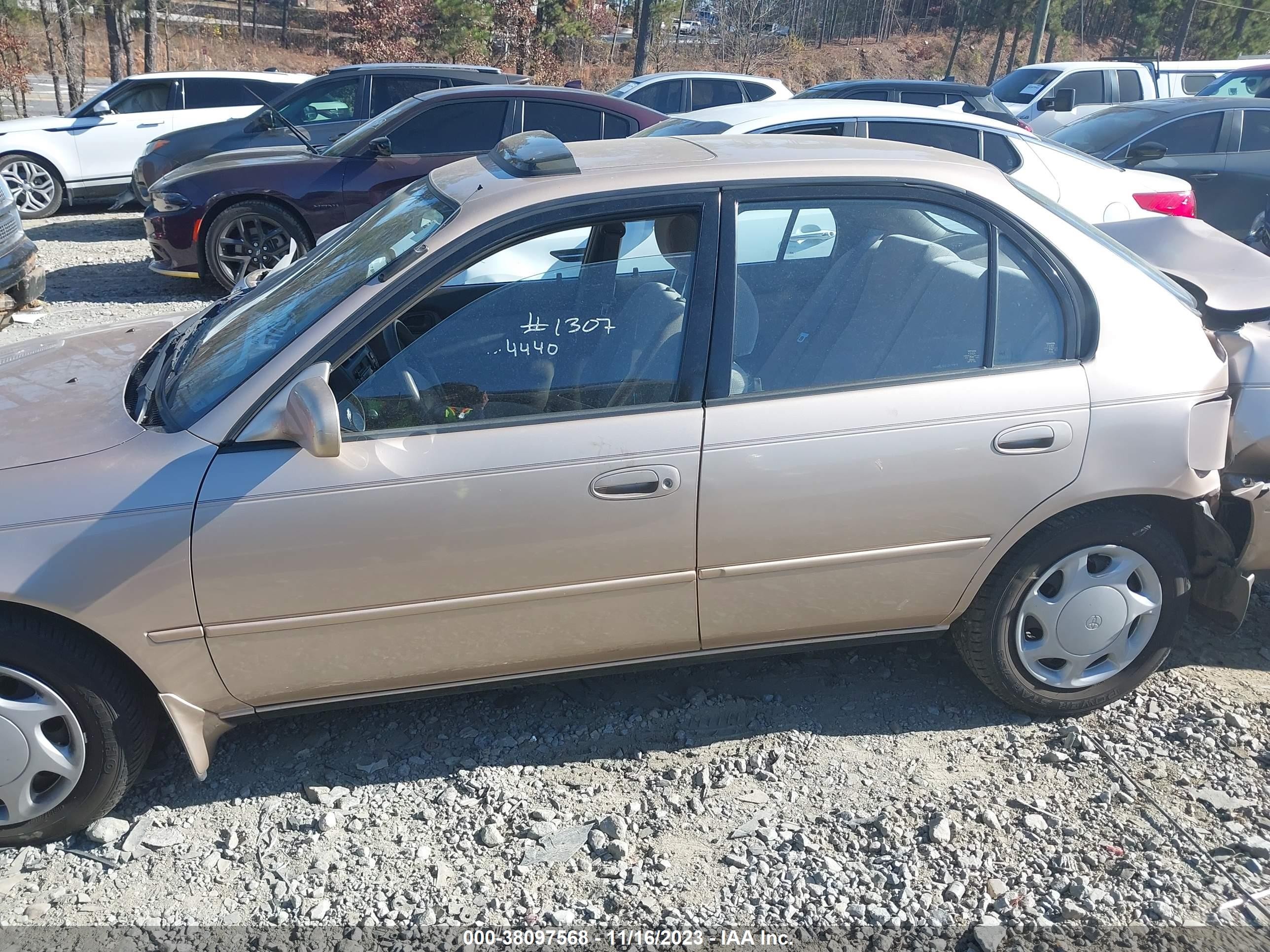 Photo 13 VIN: 1NXBB02E0TZ474440 - TOYOTA COROLLA 