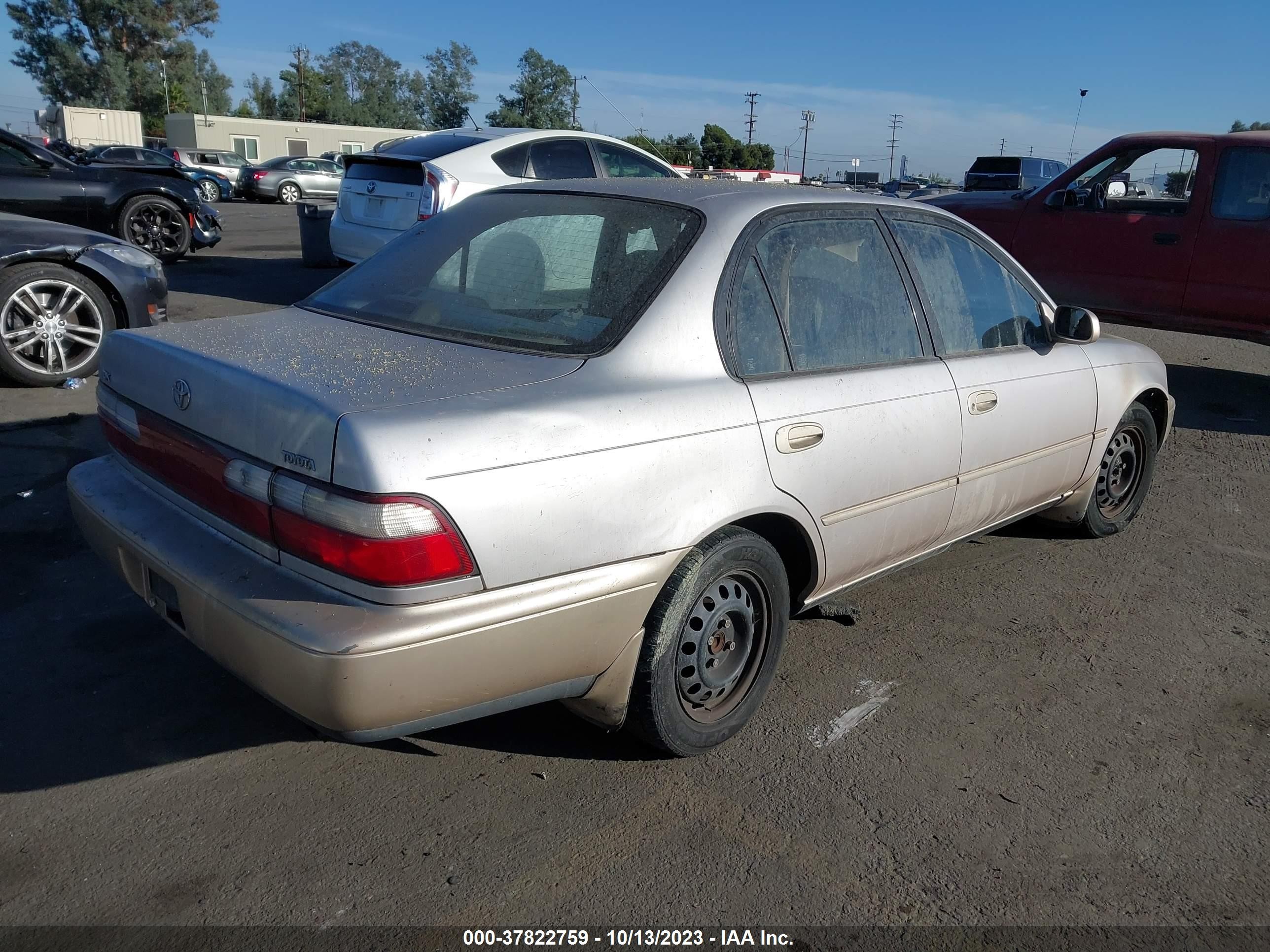 Photo 3 VIN: 1NXBB02E2TZ501024 - TOYOTA COROLLA 