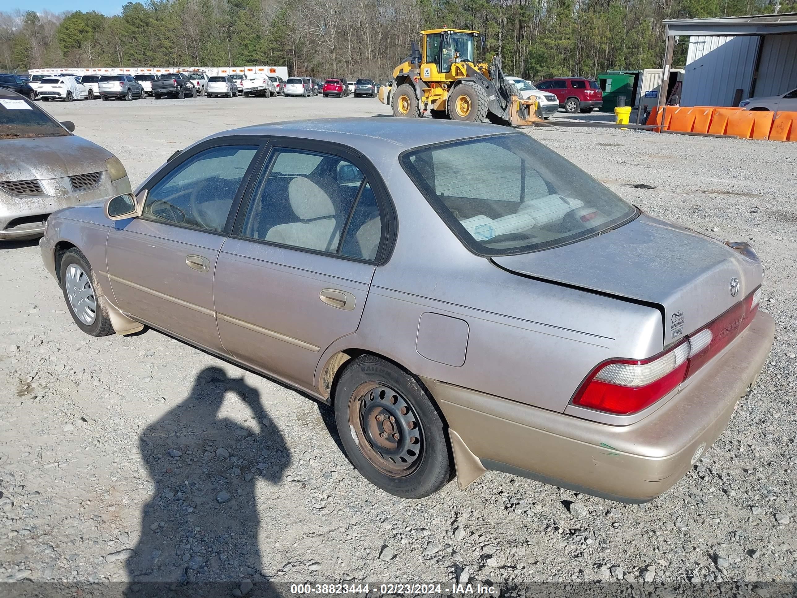 Photo 2 VIN: 1NXBB02E3TZ456823 - TOYOTA COROLLA 