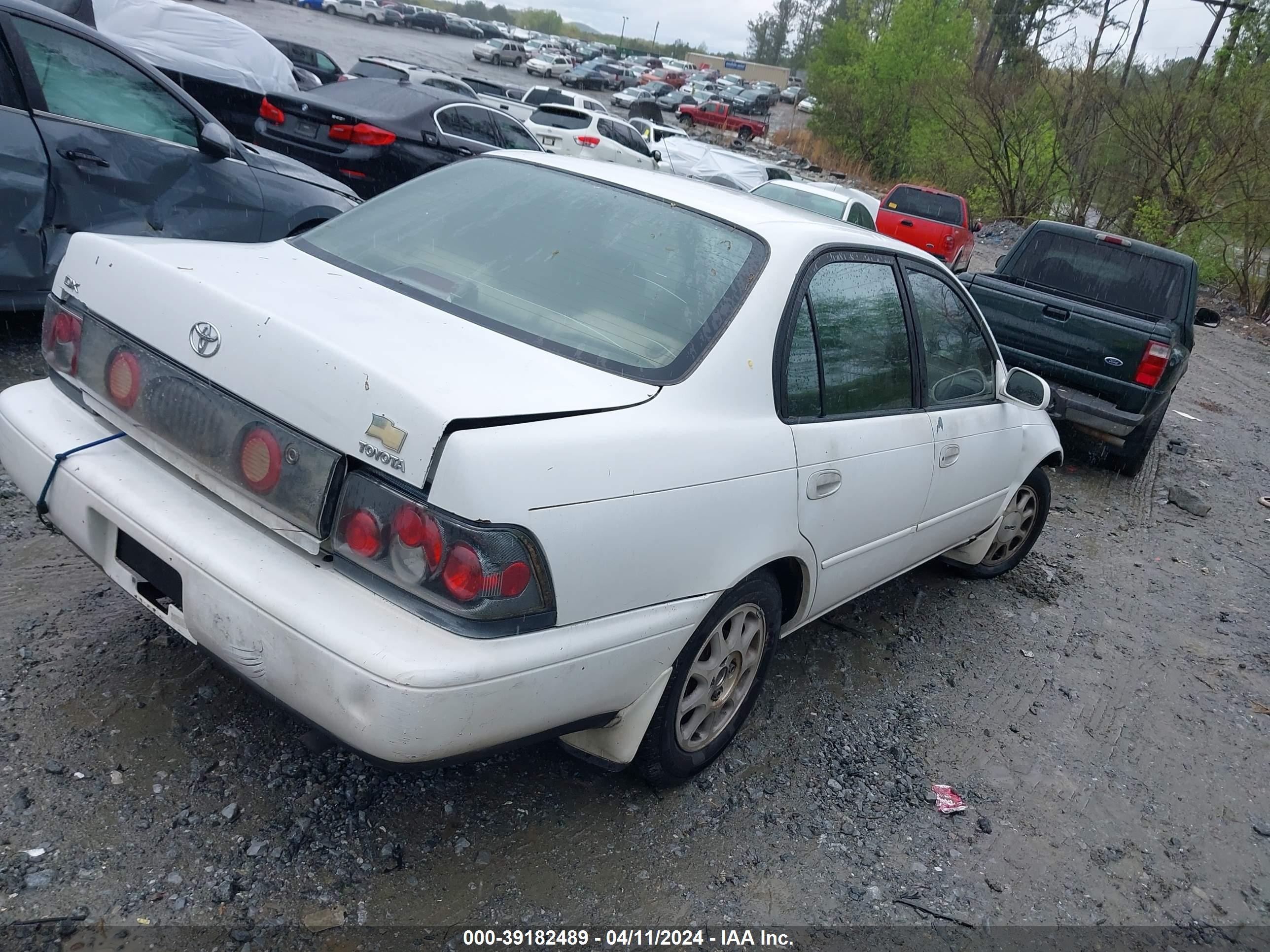 Photo 3 VIN: 1NXBB02E4TZ442283 - TOYOTA COROLLA 