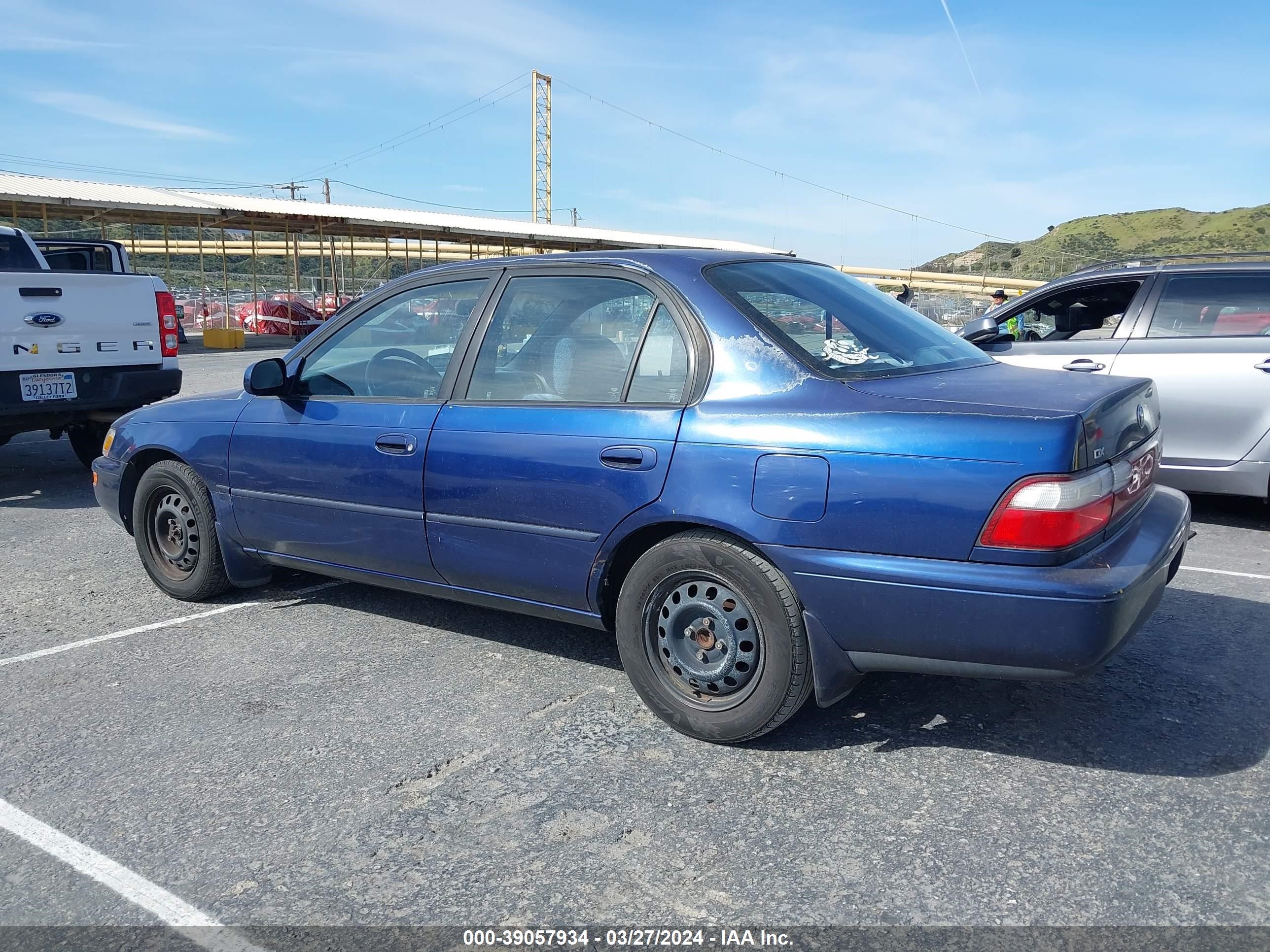 Photo 2 VIN: 1NXBB02E5VZ507323 - TOYOTA COROLLA 