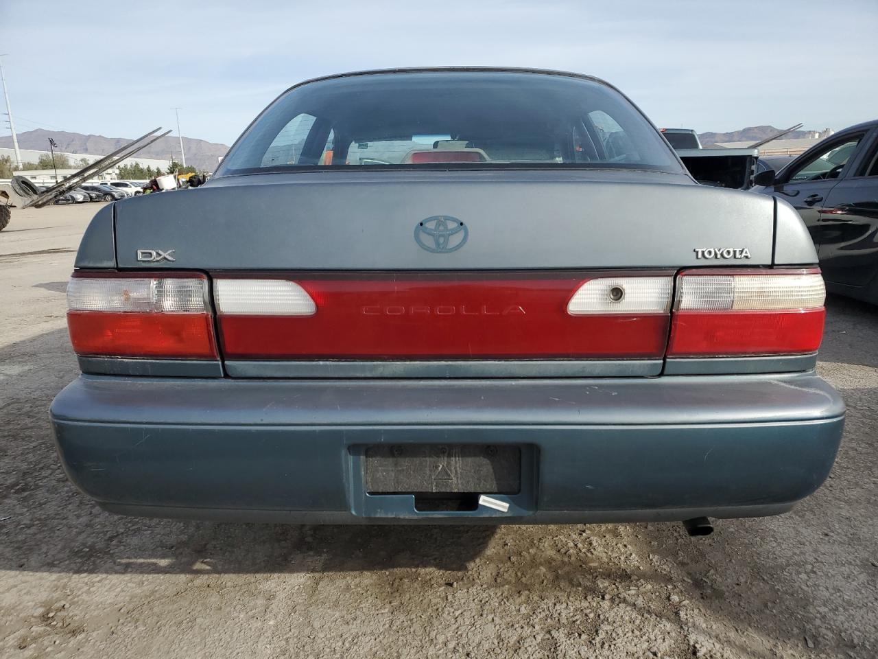 Photo 5 VIN: 1NXBB02E7TZ367305 - TOYOTA COROLLA 