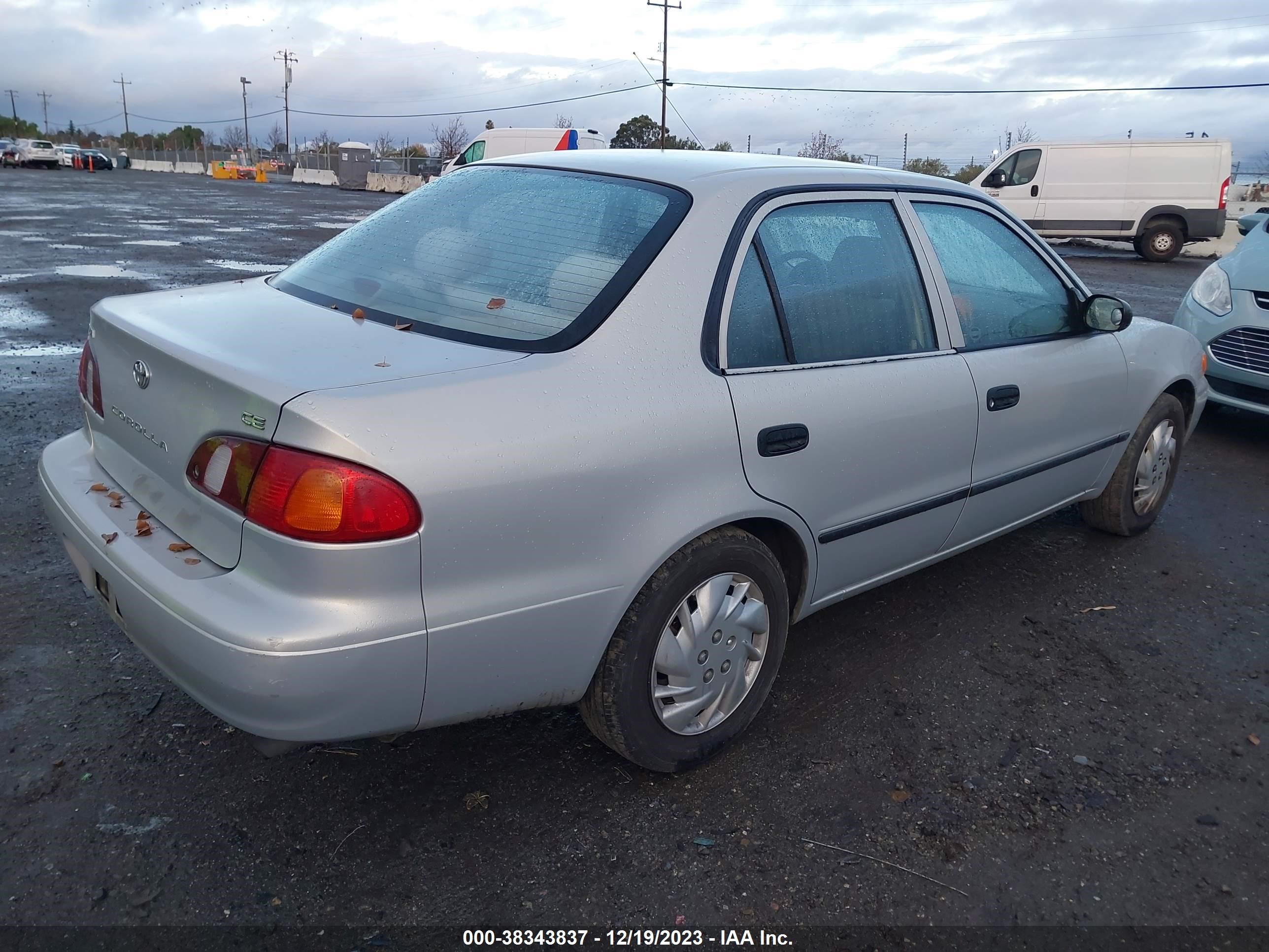 Photo 3 VIN: 1NXBR12E0YZ417227 - TOYOTA COROLLA 