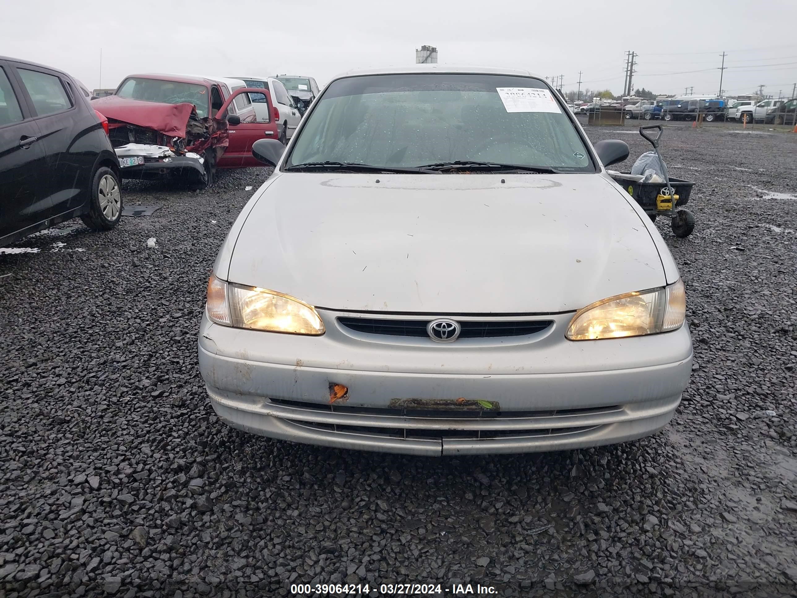 Photo 11 VIN: 1NXBR12E2YZ370864 - TOYOTA COROLLA 