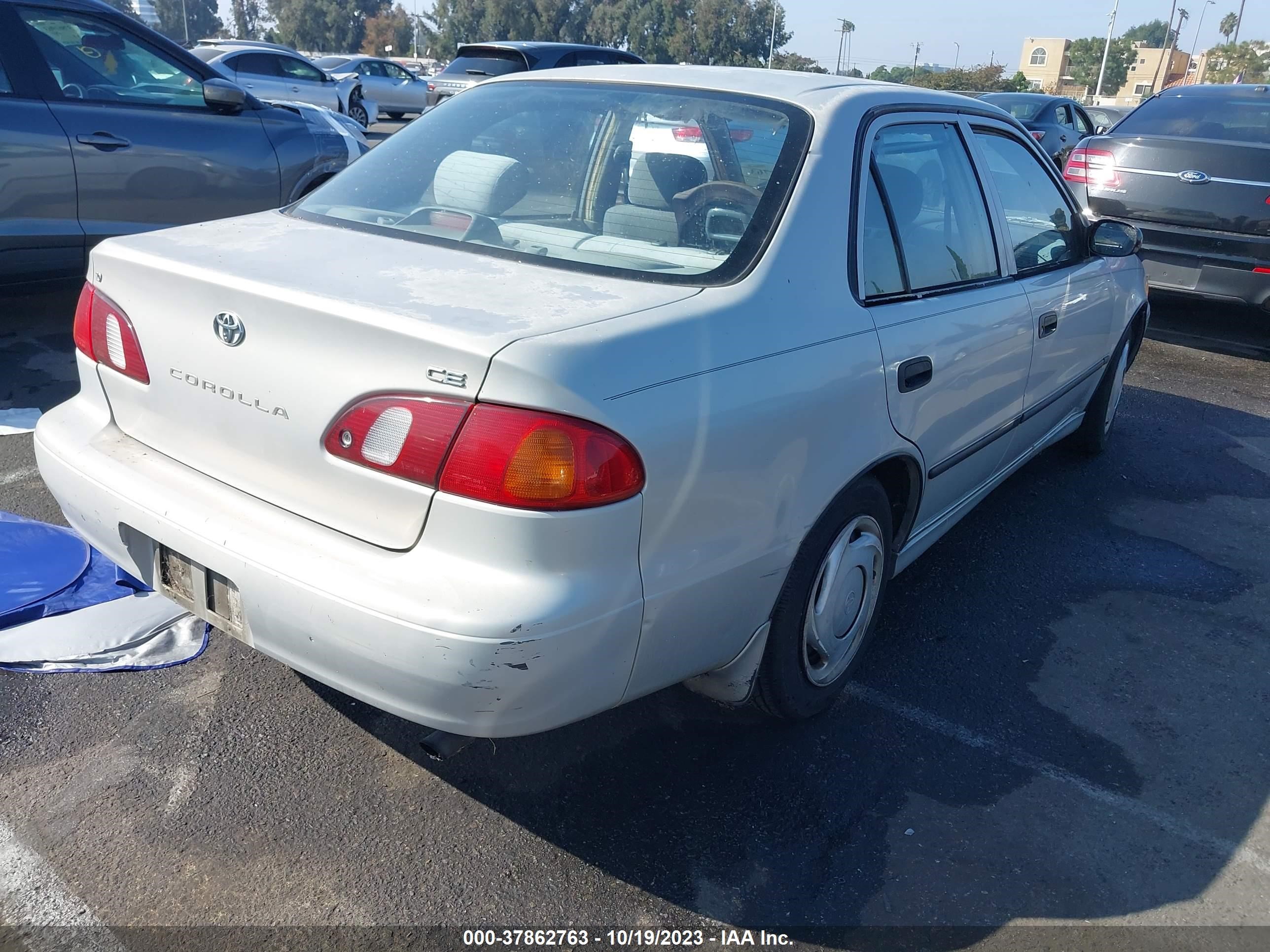 Photo 3 VIN: 1NXBR12E4YZ343519 - TOYOTA COROLLA 