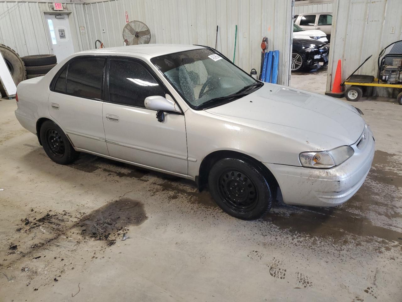 Photo 3 VIN: 1NXBR12E5YZ317284 - TOYOTA COROLLA 