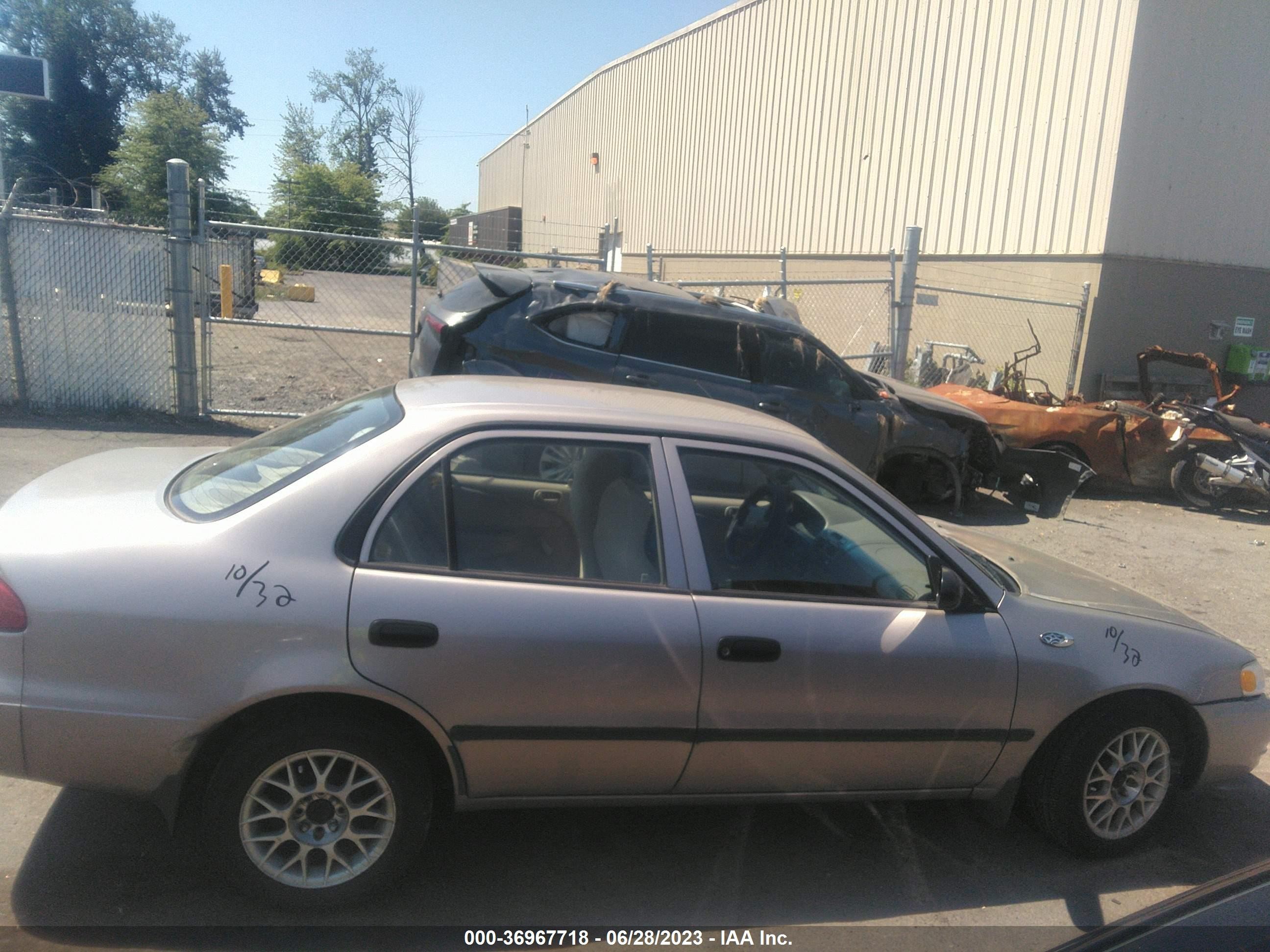 Photo 13 VIN: 1NXBR12E6WZ138359 - TOYOTA COROLLA 