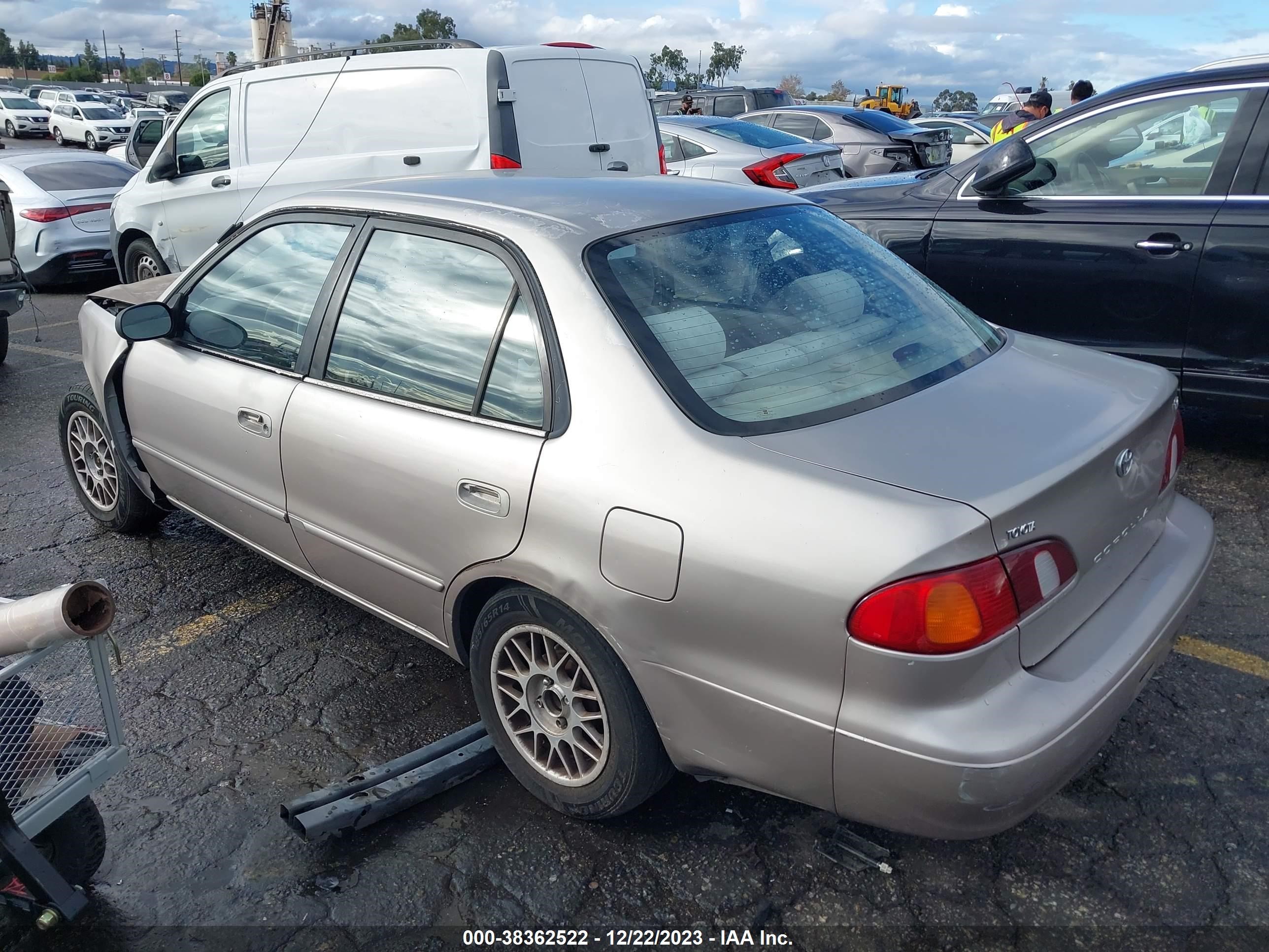 Photo 2 VIN: 1NXBR12E7YZ329209 - TOYOTA COROLLA 