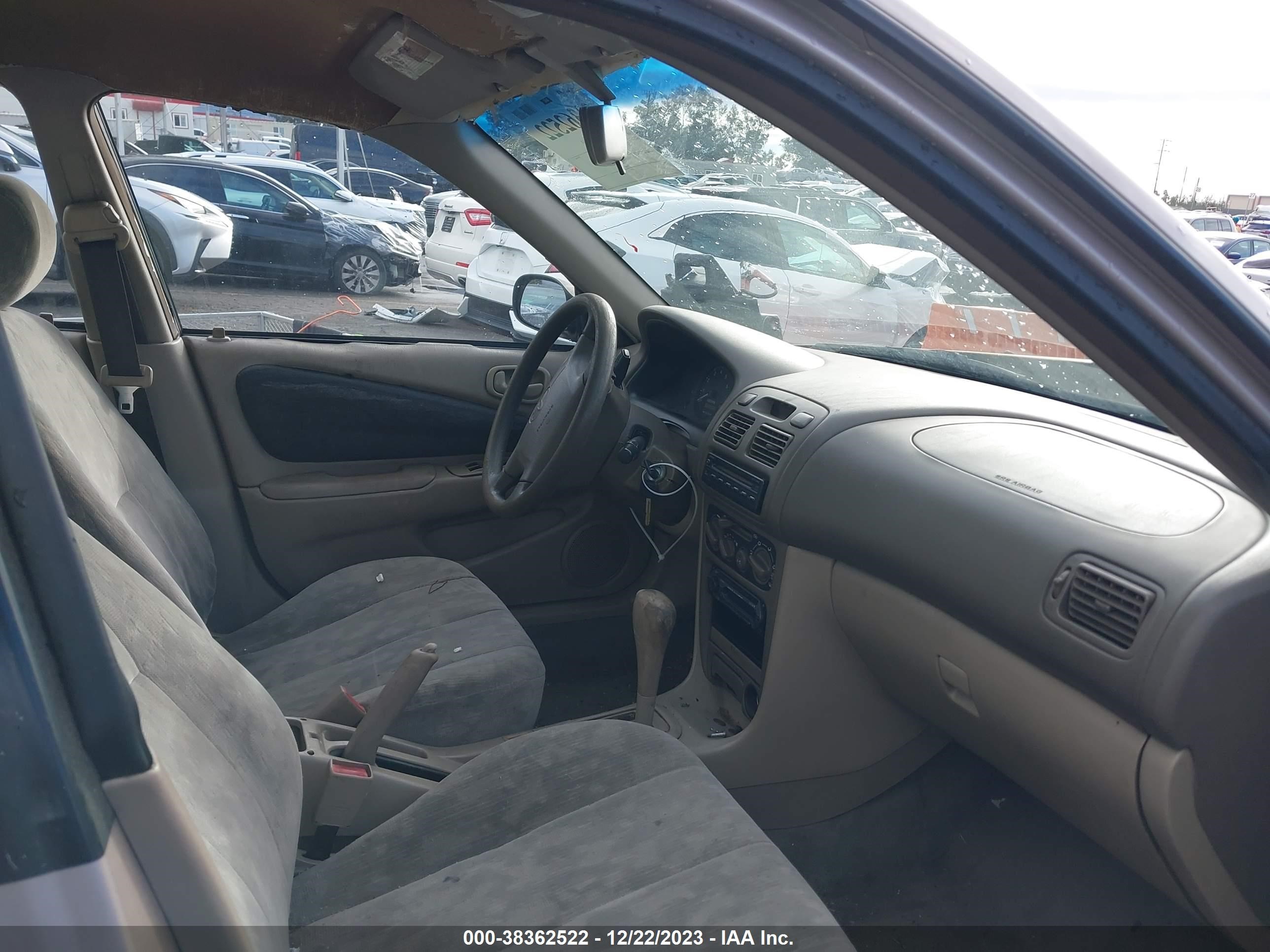 Photo 4 VIN: 1NXBR12E7YZ329209 - TOYOTA COROLLA 