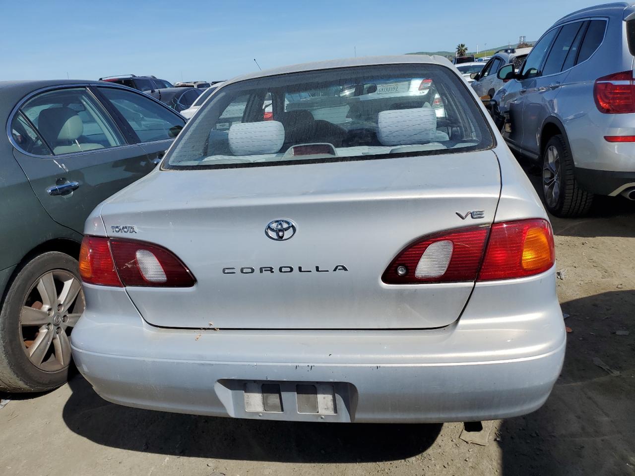 Photo 5 VIN: 1NXBR12E8YZ383103 - TOYOTA COROLLA 