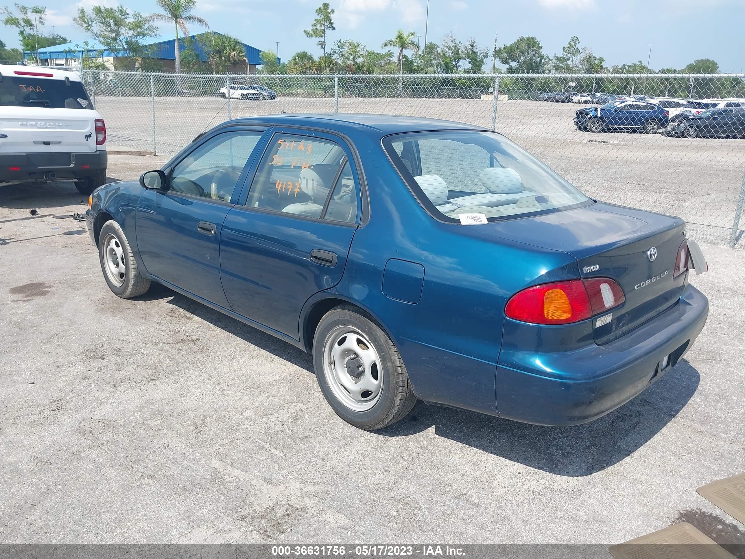 Photo 2 VIN: 1NXBR12E9WZ056688 - TOYOTA COROLLA 