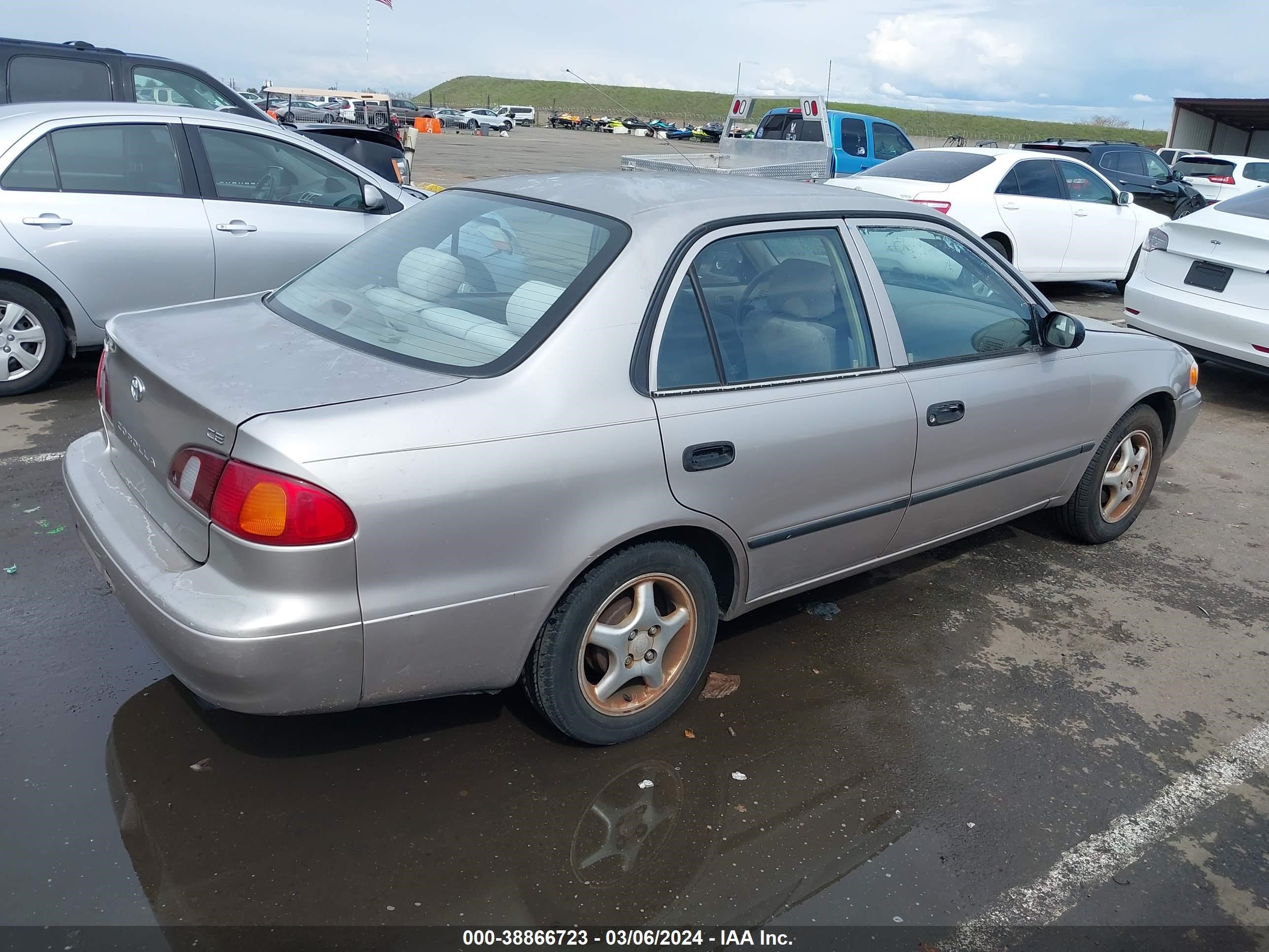 Photo 3 VIN: 1NXBR12E9YZ331477 - TOYOTA COROLLA 