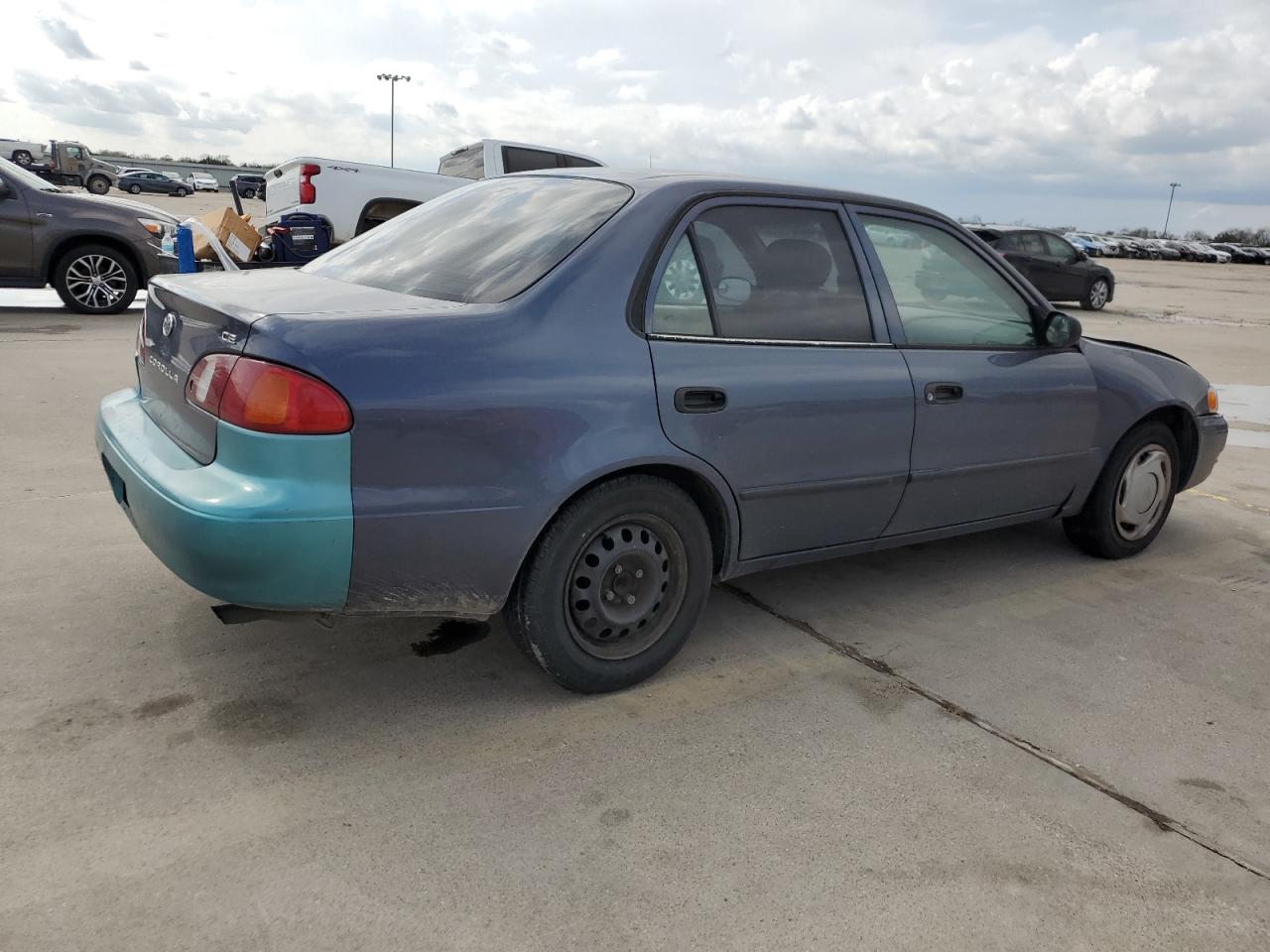 Photo 2 VIN: 1NXBR12EXYZ310993 - TOYOTA COROLLA 