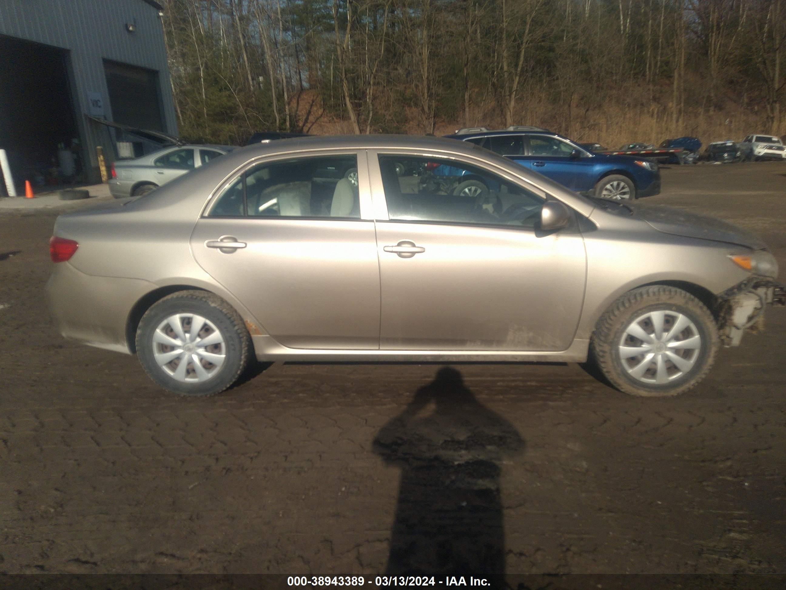 Photo 13 VIN: 1NXBU40E09Z132404 - TOYOTA COROLLA 