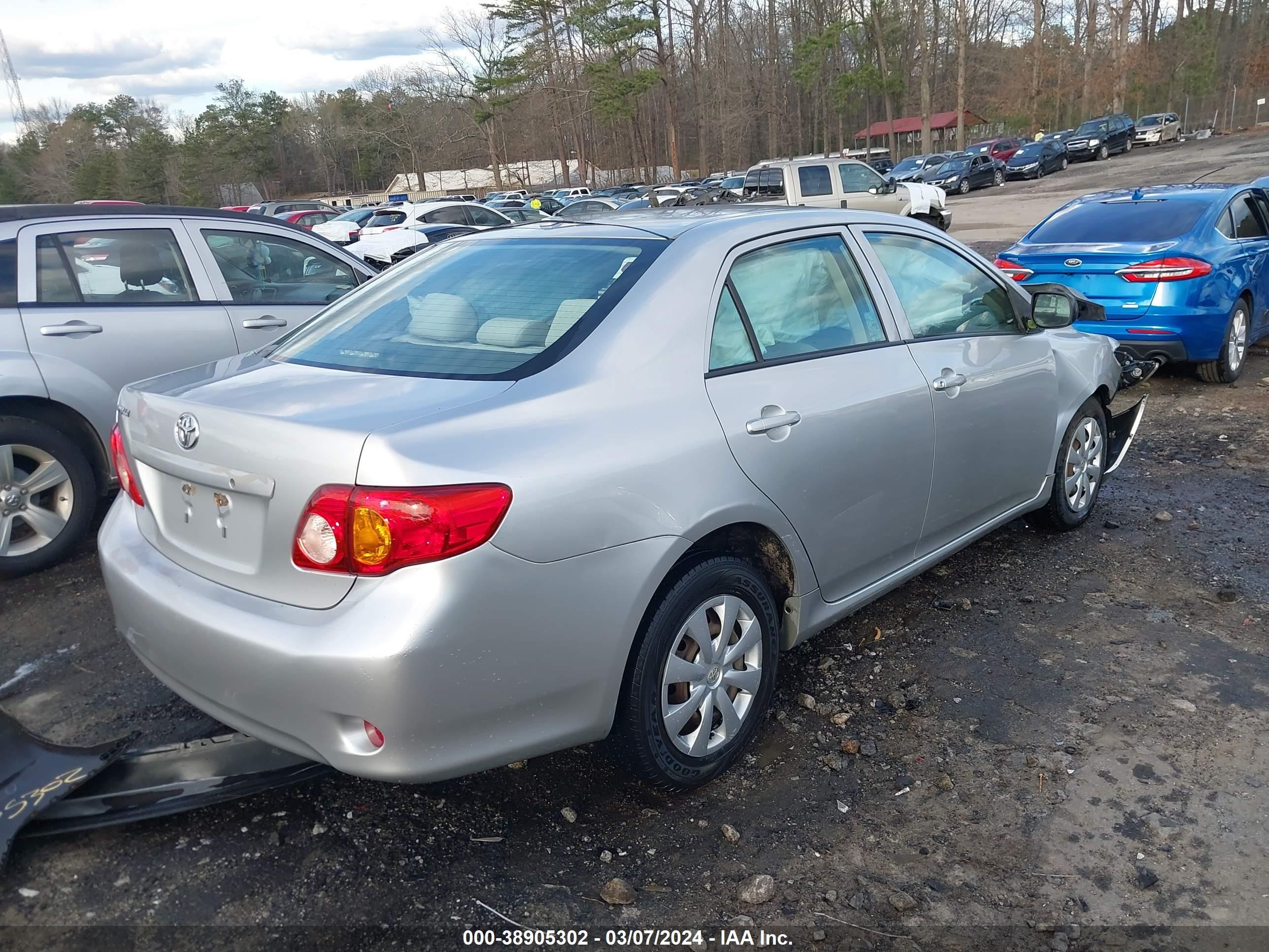 Photo 3 VIN: 1NXBU40E19Z002907 - TOYOTA COROLLA 