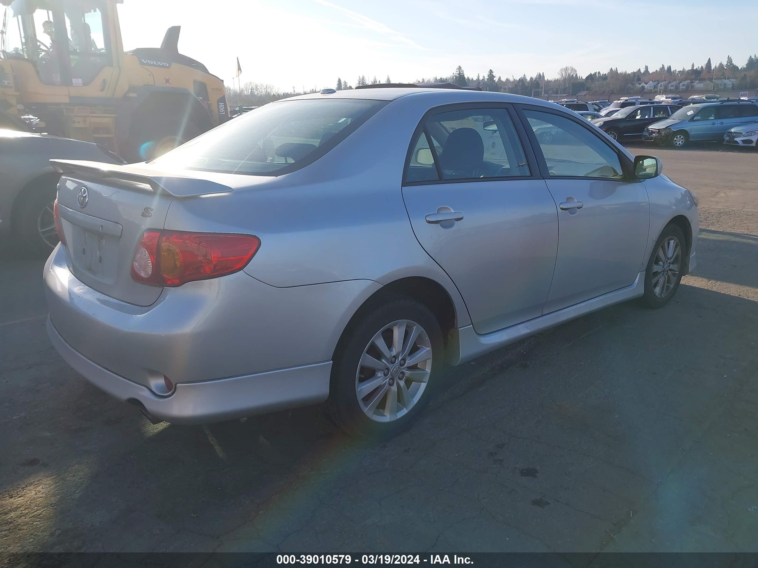 Photo 3 VIN: 1NXBU40E29Z105334 - TOYOTA COROLLA 