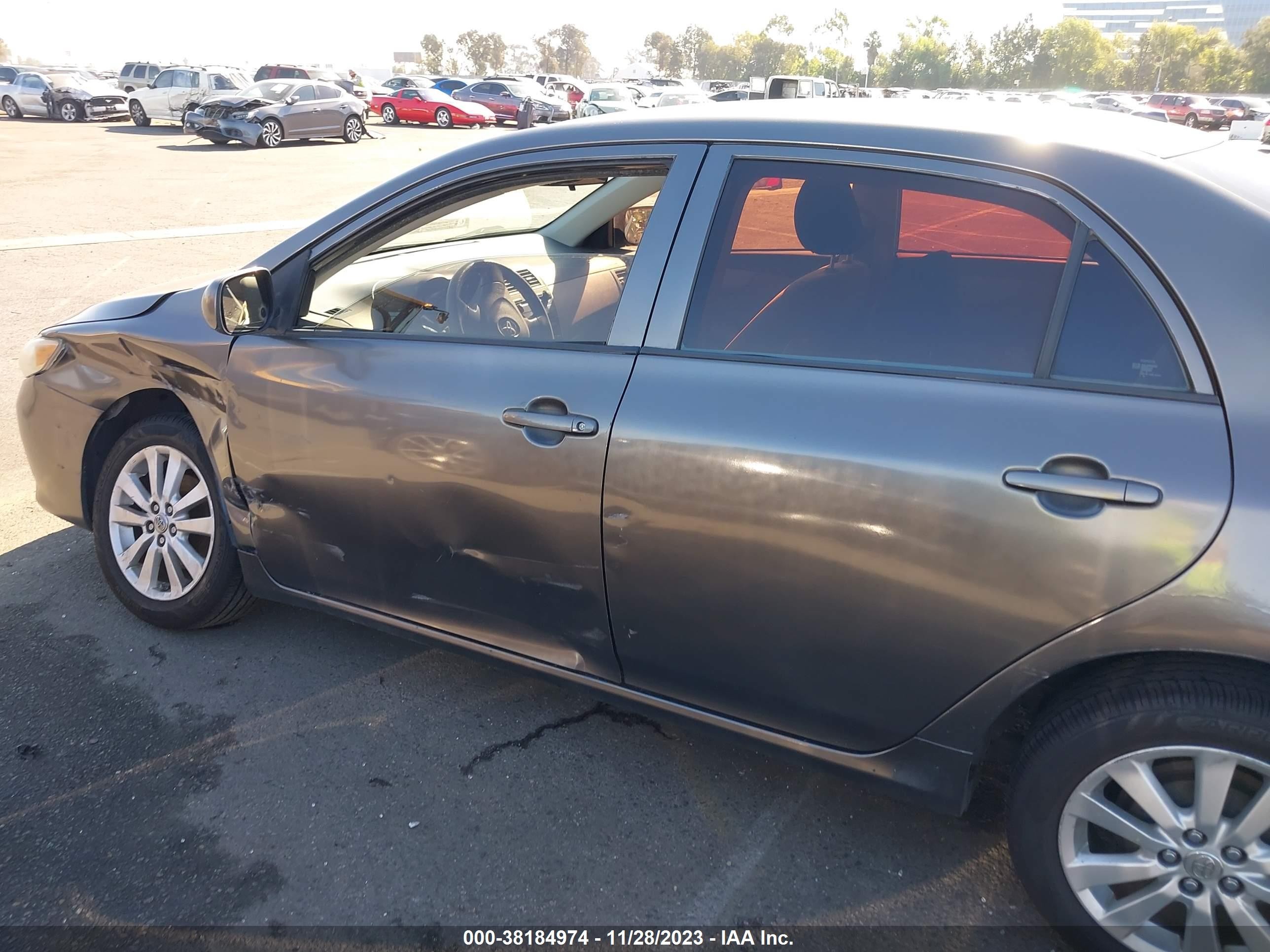 Photo 13 VIN: 1NXBU40E39Z040588 - TOYOTA COROLLA 