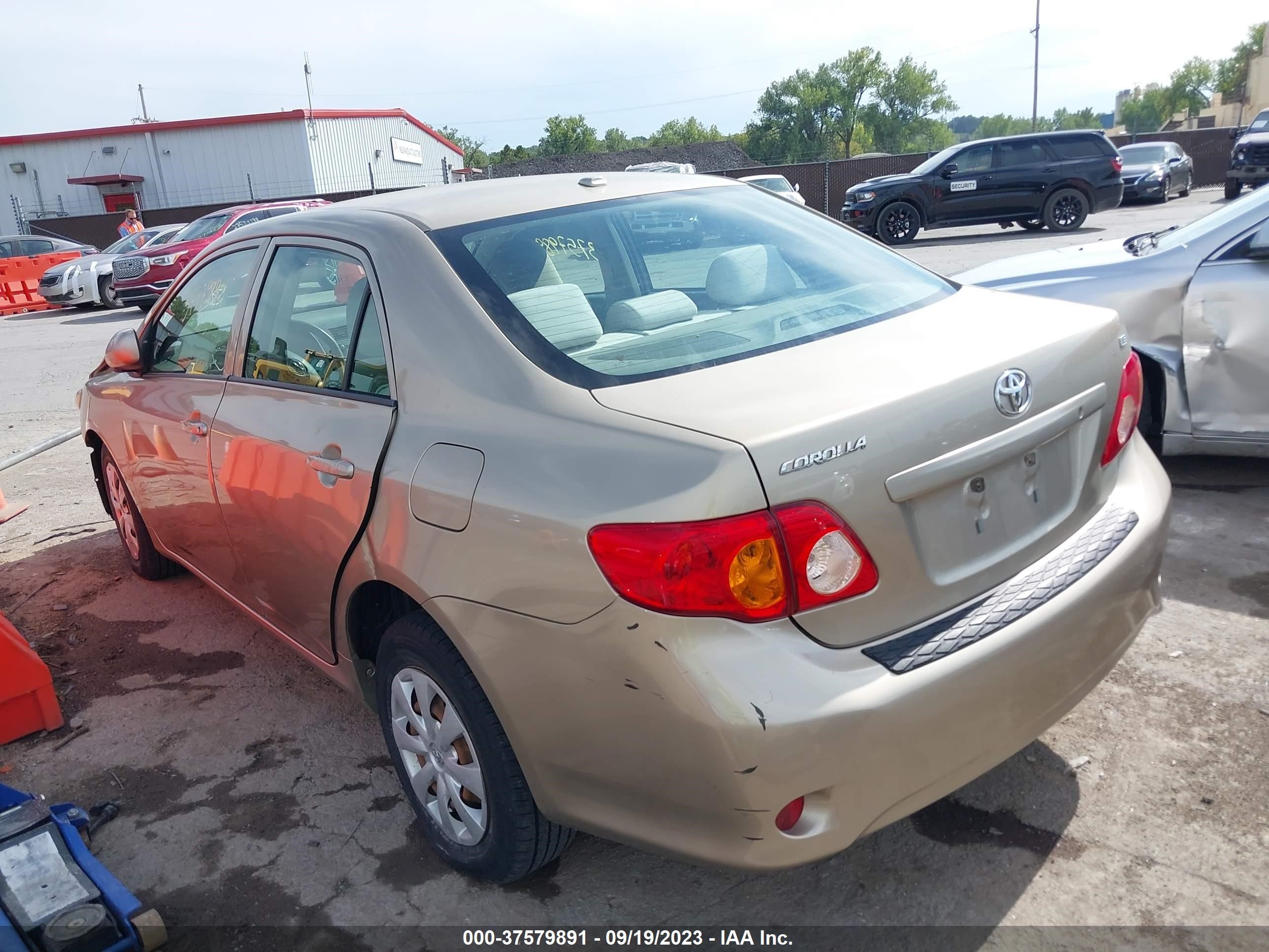 Photo 2 VIN: 1NXBU40E39Z114480 - TOYOTA COROLLA 