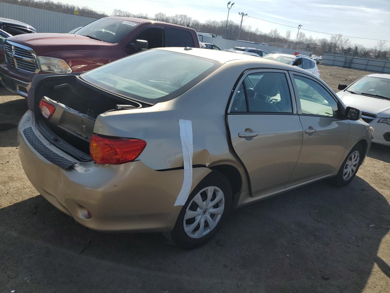 Photo 2 VIN: 1NXBU40E59Z128137 - TOYOTA COROLLA 