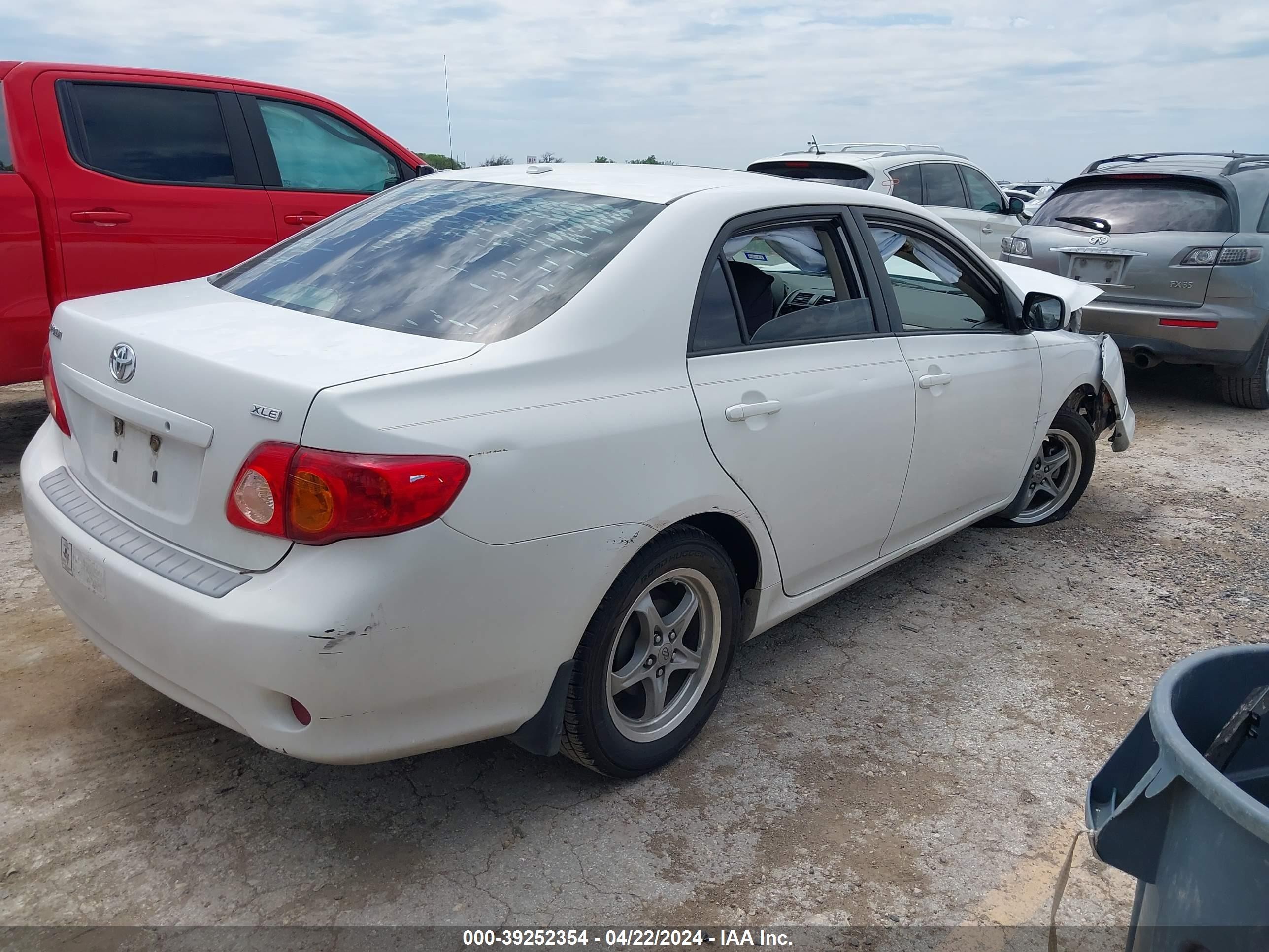 Photo 3 VIN: 1NXBU40E69Z015832 - TOYOTA COROLLA 