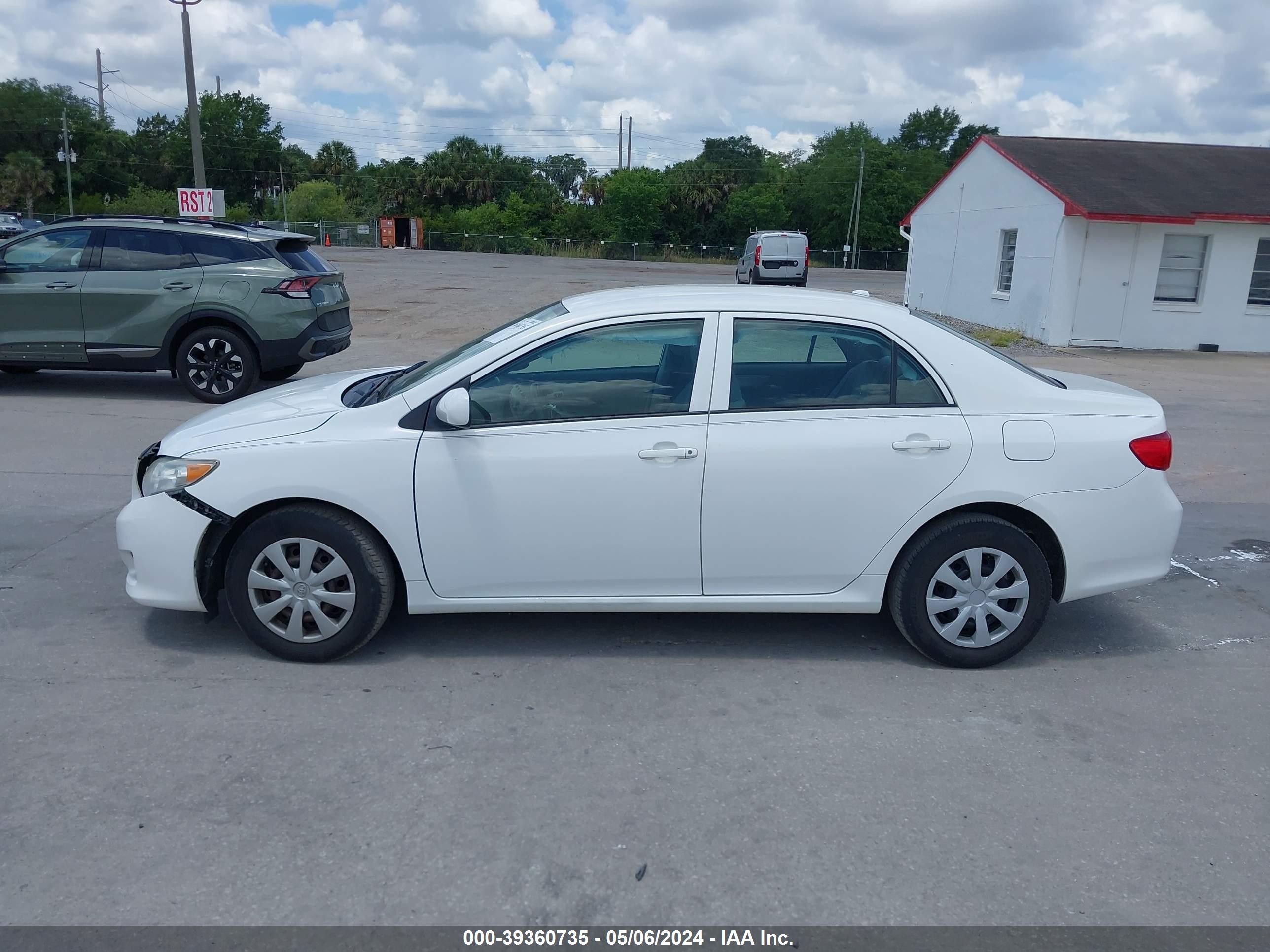 Photo 13 VIN: 1NXBU40E79Z067745 - TOYOTA COROLLA 